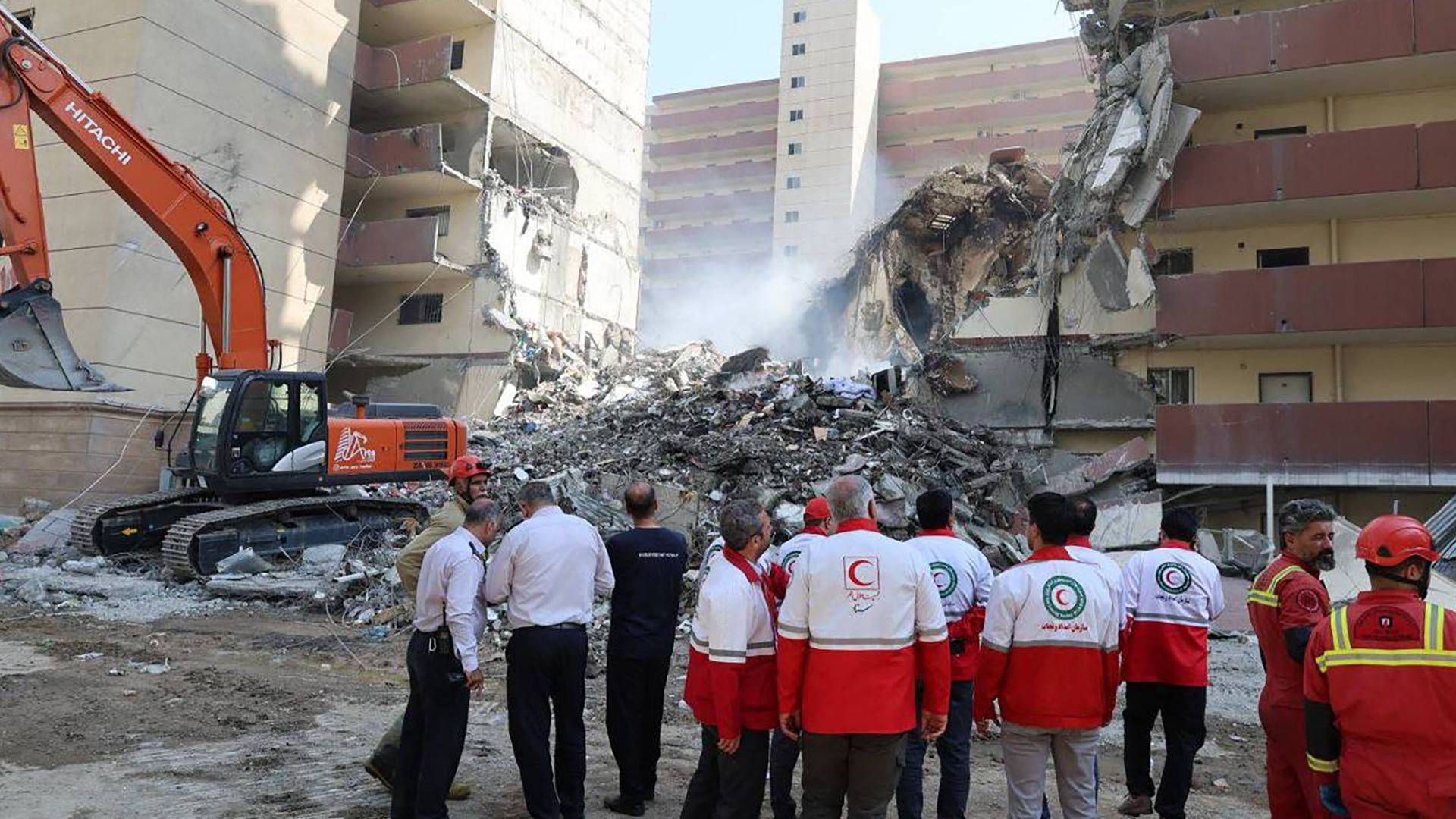 عمليات الانقاذ في طهران