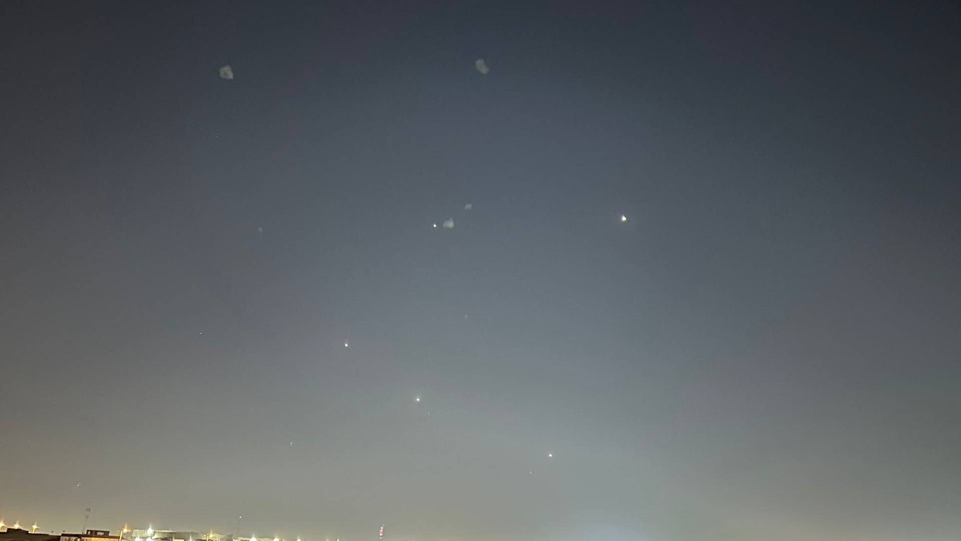 رصد صواريخ في سماء الدوحة في قطر