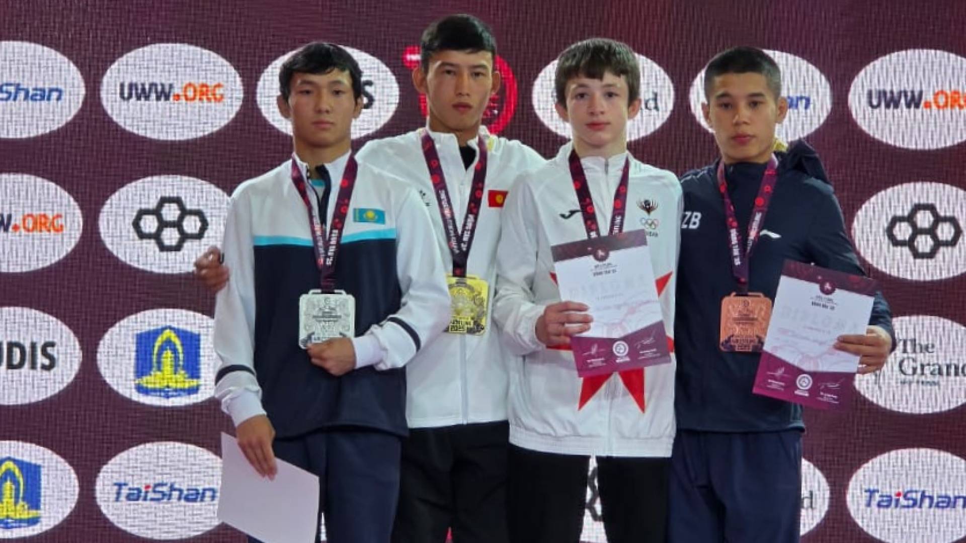 من تتويج-  سند ناغوج