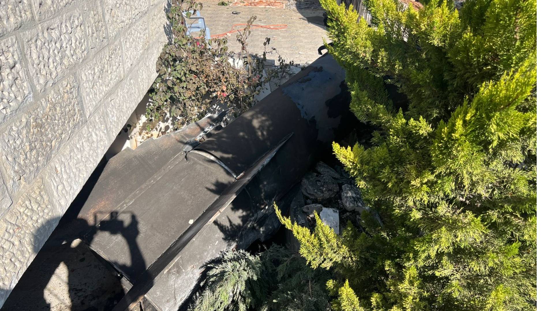 الشظايا التي سقطت في المأمونية بمادبا