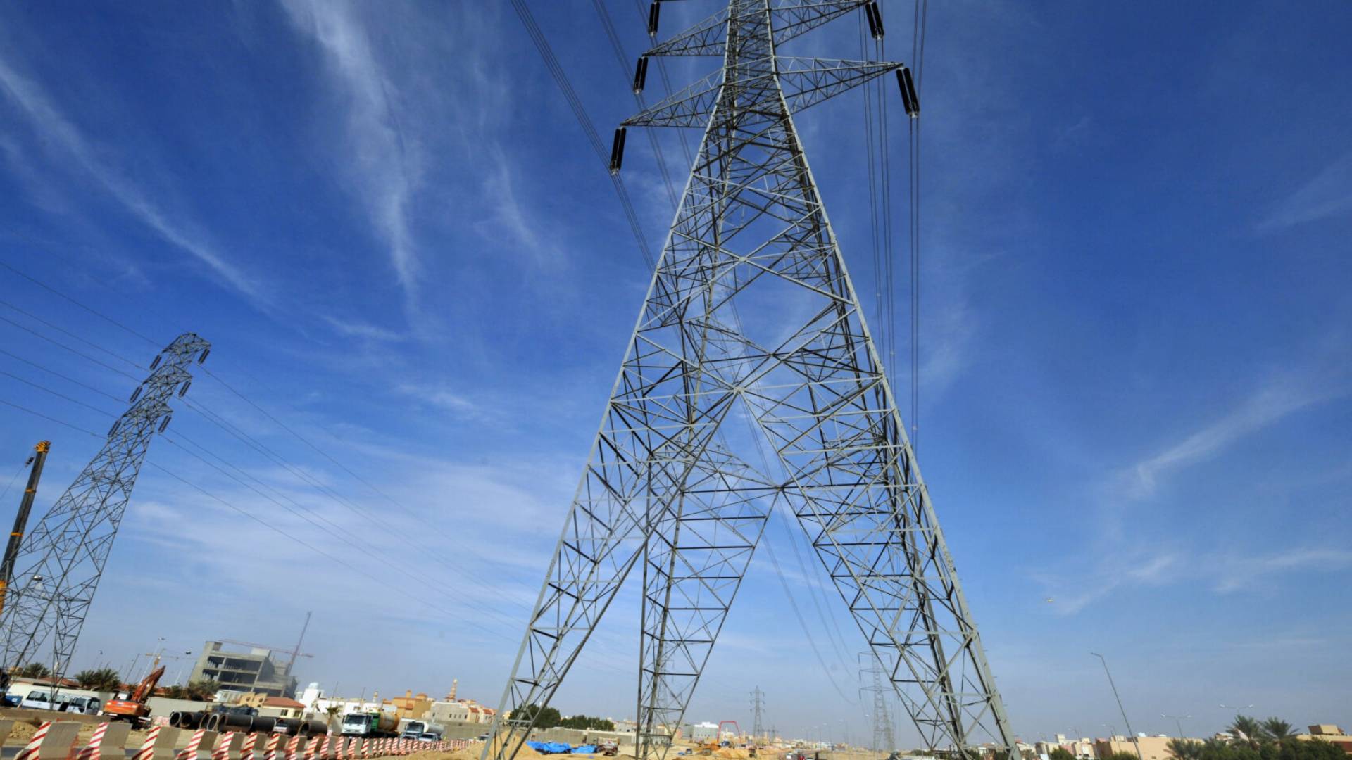 "الاستراتيجيات الأردني" يحذر: مديونية قطاع الكهرباء "كرة ثلج متدحرجة".. ويوصي بتحفيز الاستهلاك