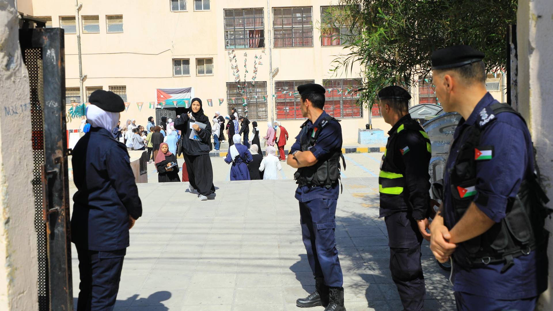 طالبة ثانوية عامة بمدرسة في عمان