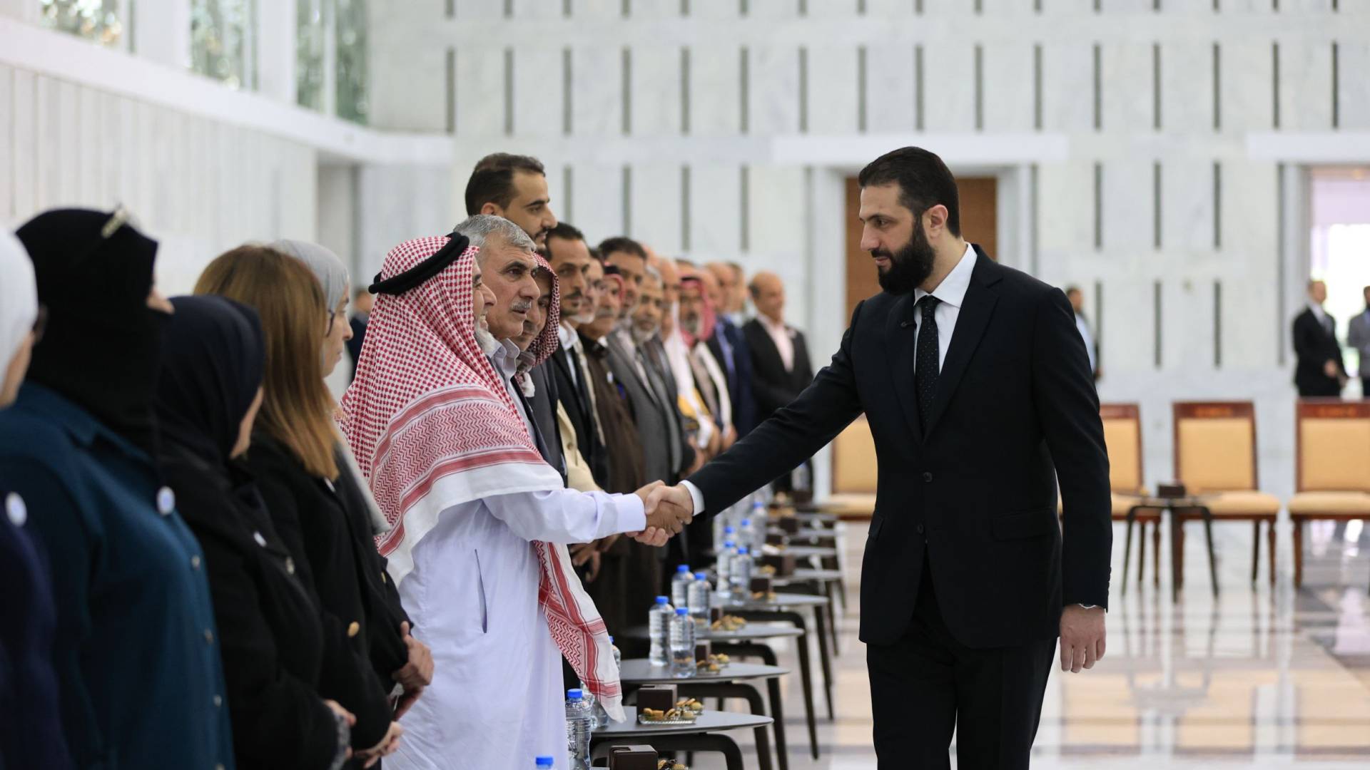 الشرع يجتمع مع وجهاء وأعيان محافظة القنيطرة والجولان