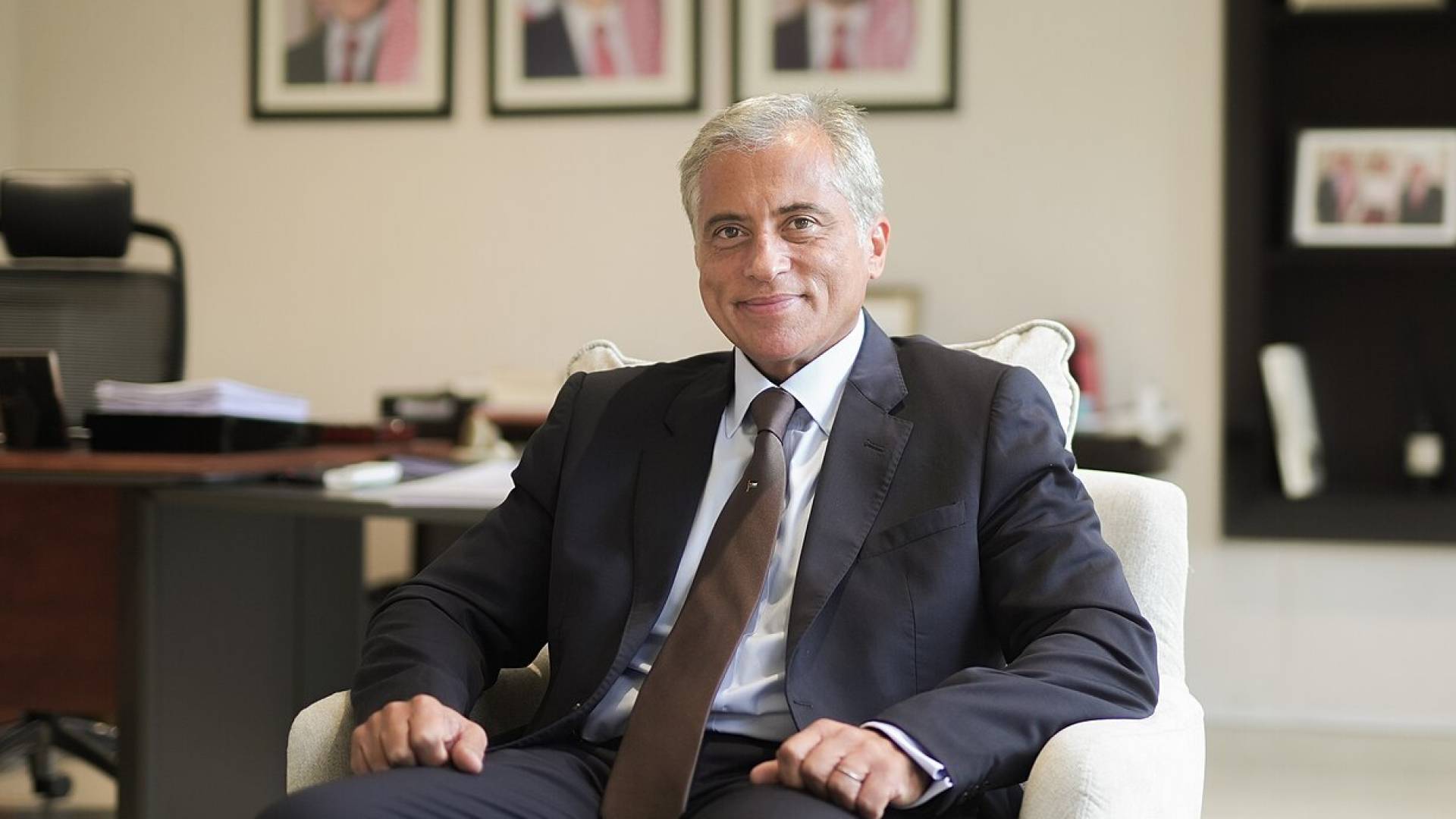 رئيس الوزراء جعفر حسان