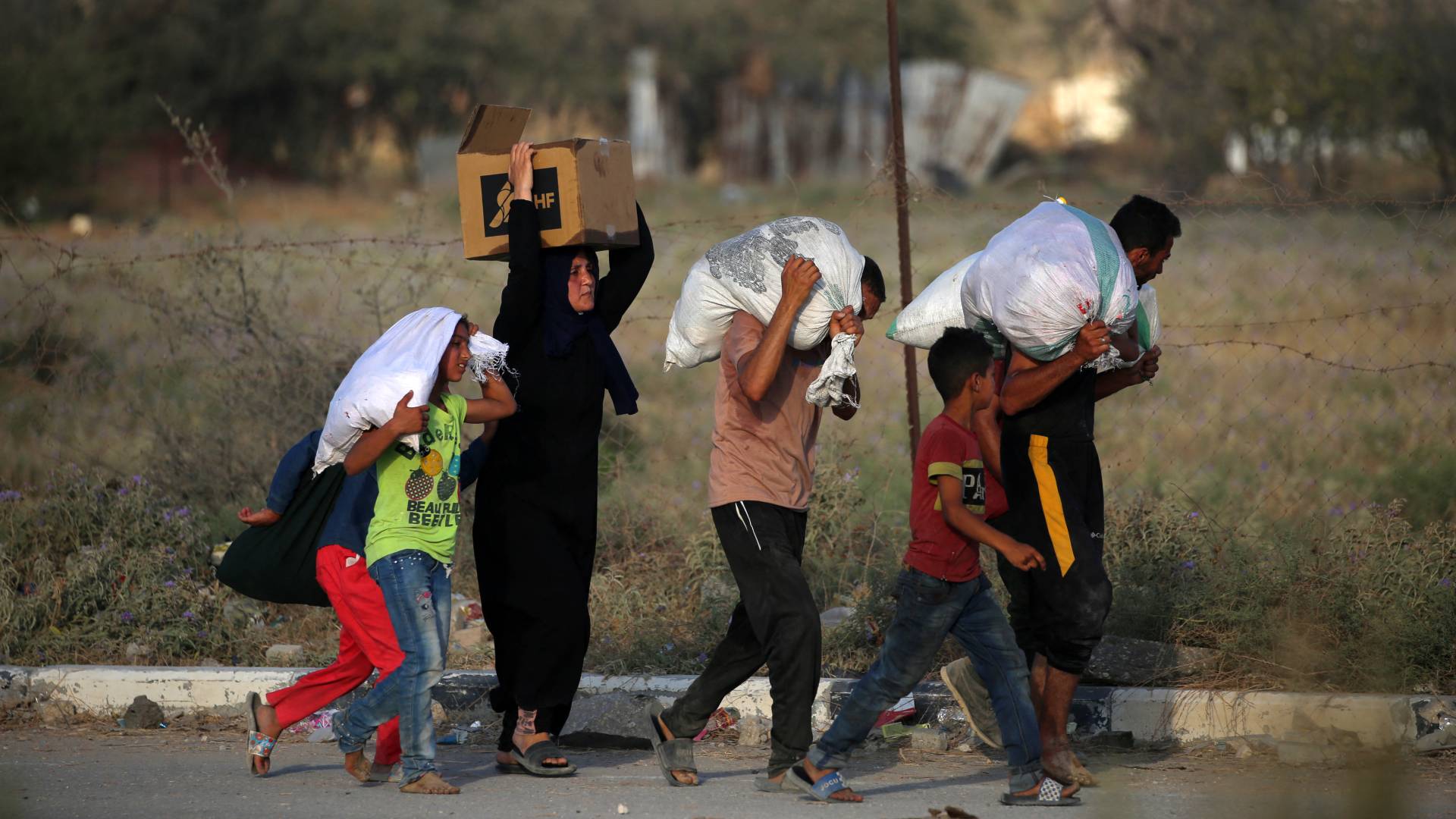 الحصول على المساعدات في غزة