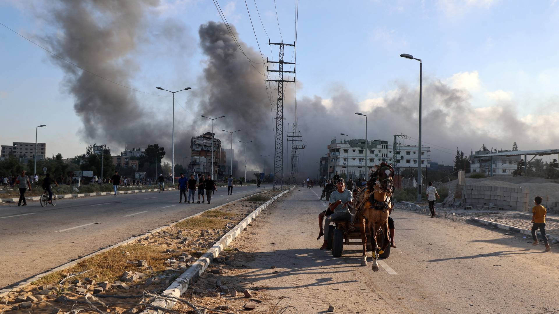 قصف عنيف على قطاع غزة