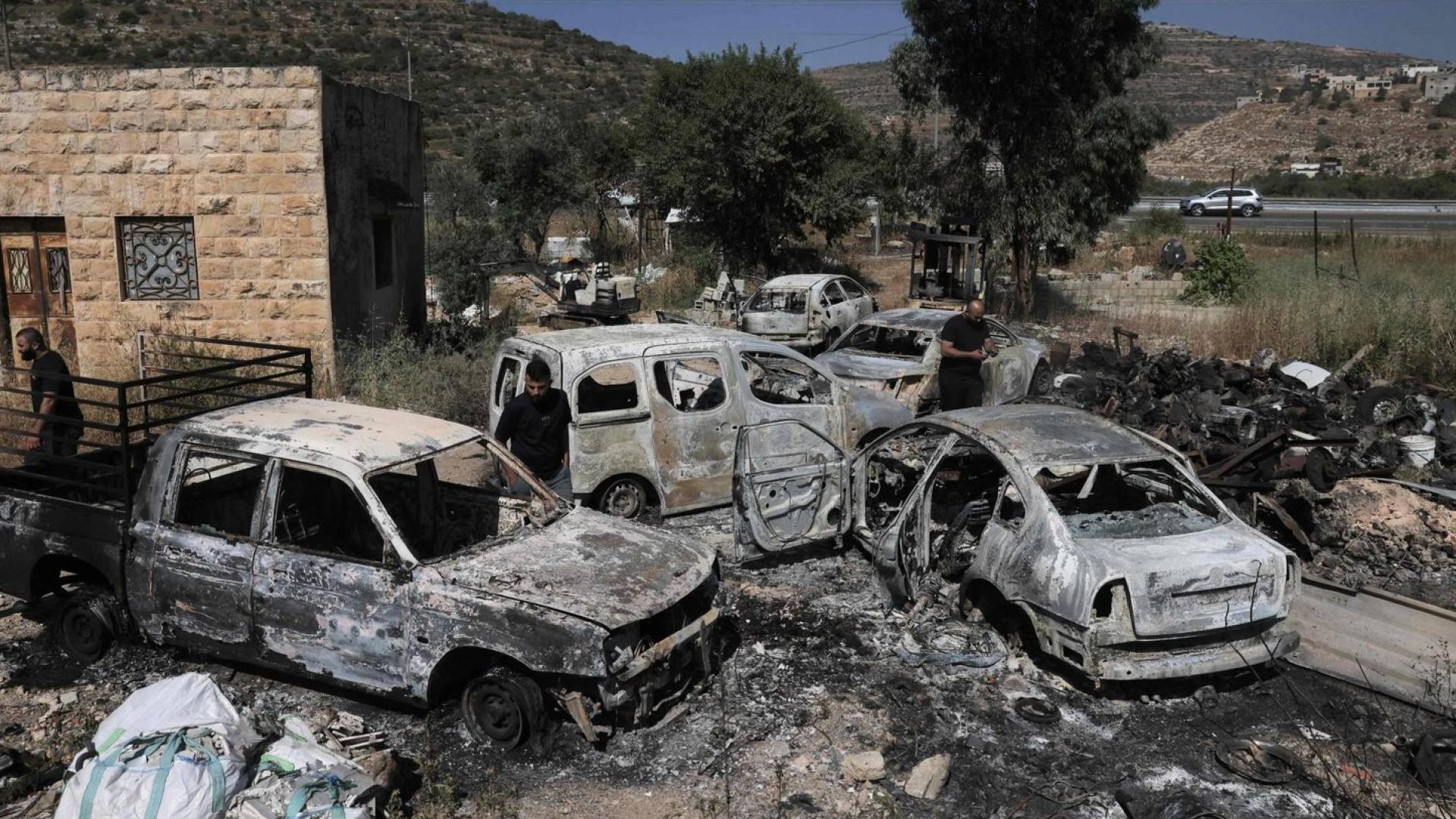 اعتداءات المستوطنين على مدن وقرى في الضفة الغربية