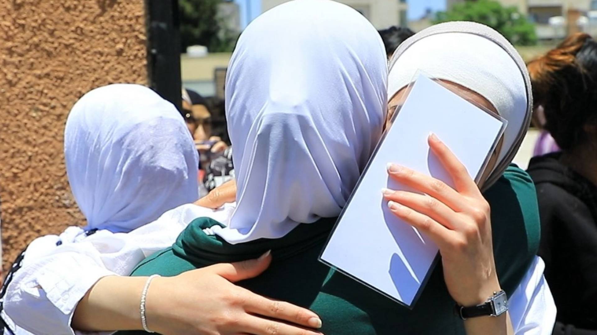 طالبات ثانوية عامة