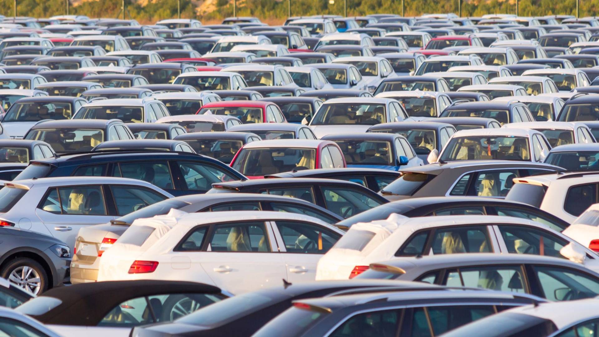 السيارات المستوردة - تعبيرية