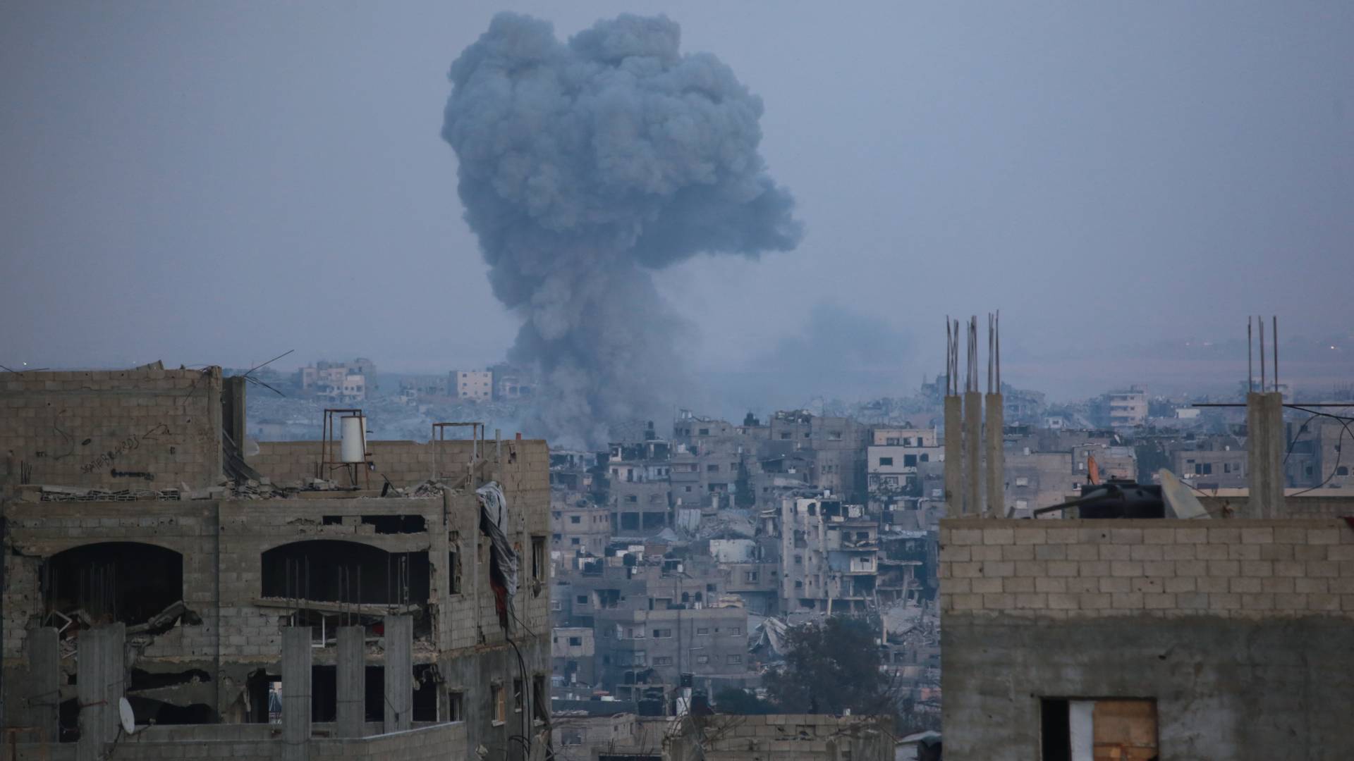 قصف على قطاع غزة