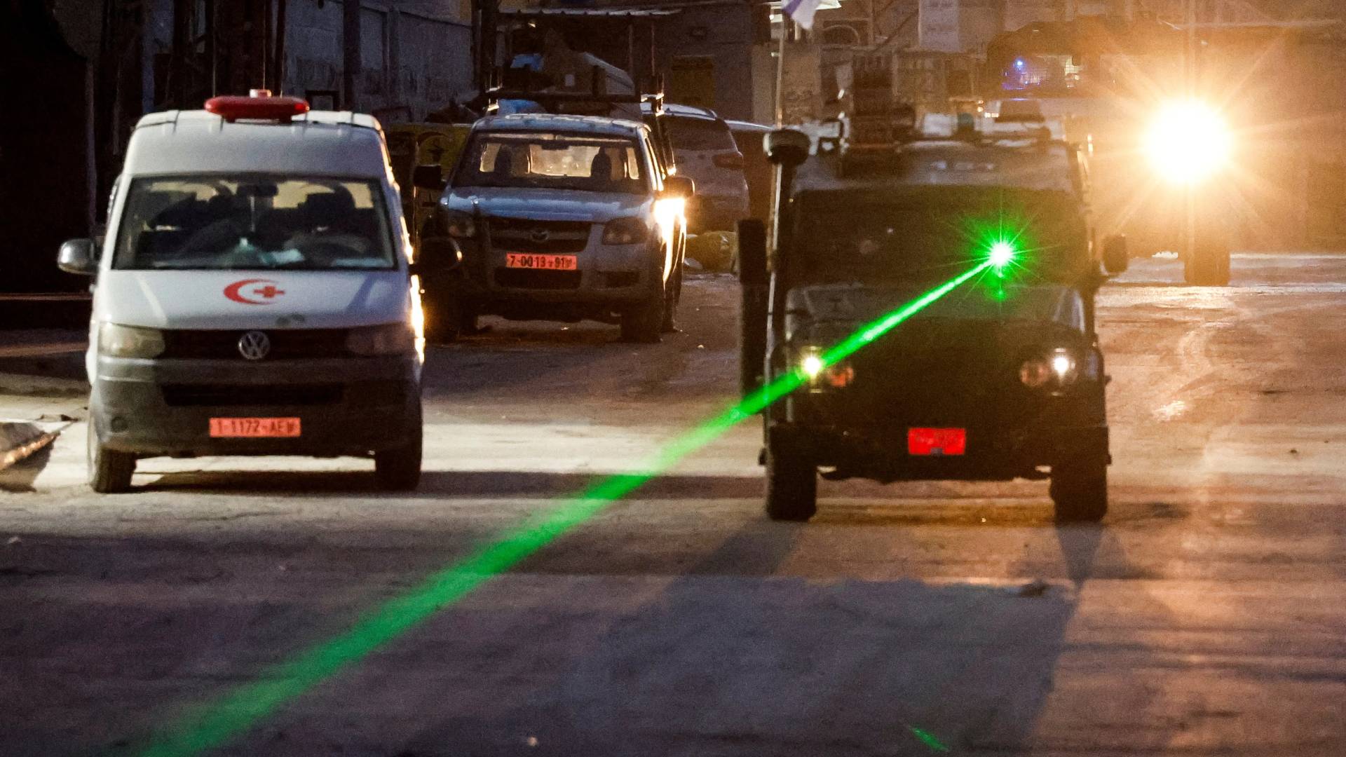 مراسل "رؤيا": قوات الاحتلال تقتحم منازل أسرى محررين في مخيم بلاطة وتعتقل فهد صوالحي.. فيديو