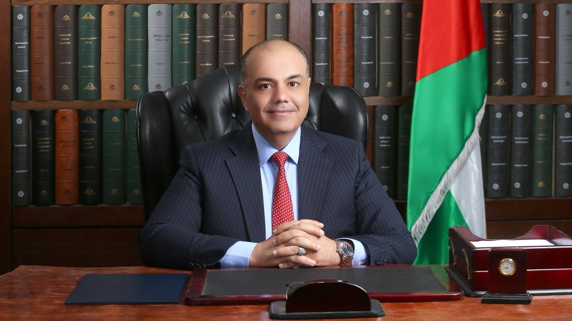 الحجايا يهنئون شقيقهم سفيان الحجايا بتعيينه مساعدا لمحافظ الكرك