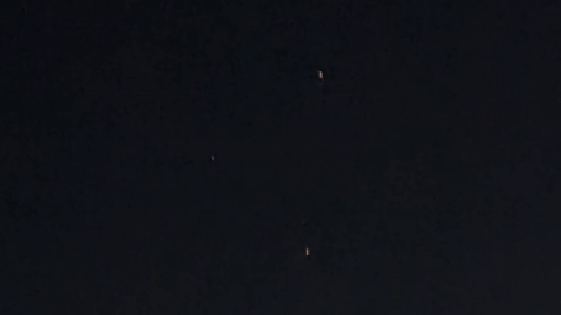 مشاهد توثق عبور سلسلة أقمار صناعية في سماء الأردن