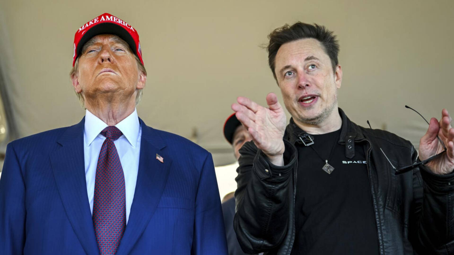 إيلون ماسك و الرئيس الأمريكي دونالد ترمب