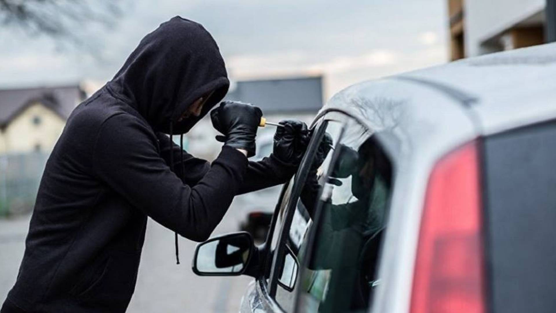 عملية سرقة - تعبيرية