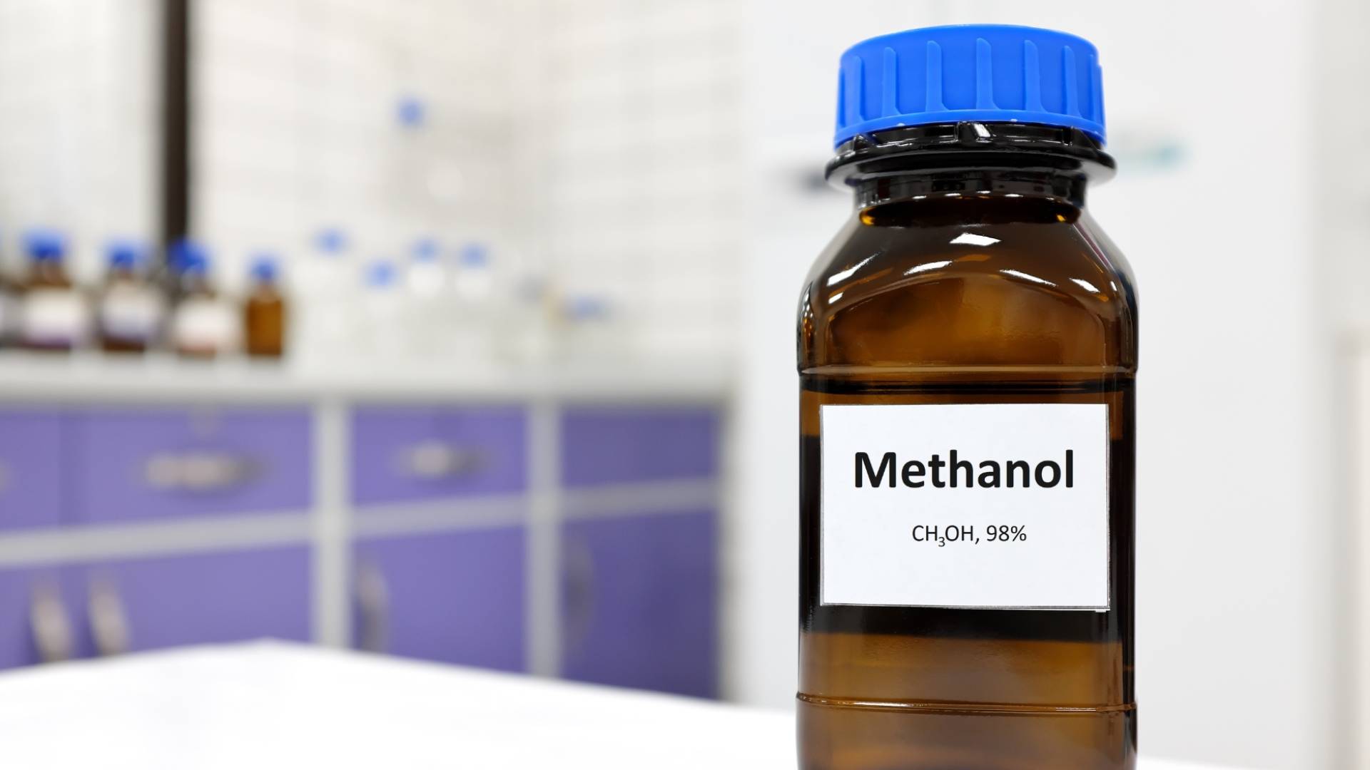 عبوة مادة الميثانول