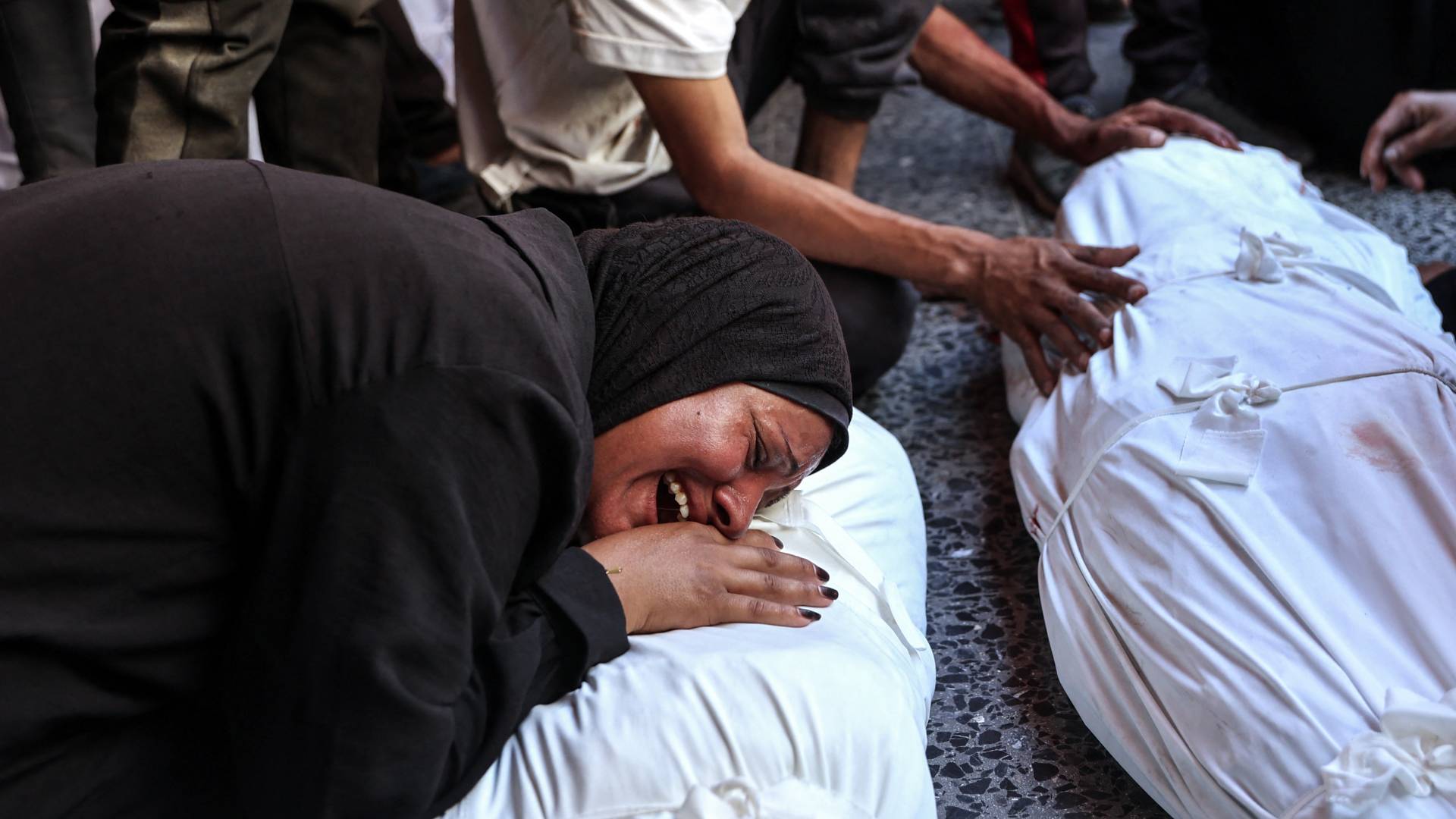 الحزن على الشهداء في غزة