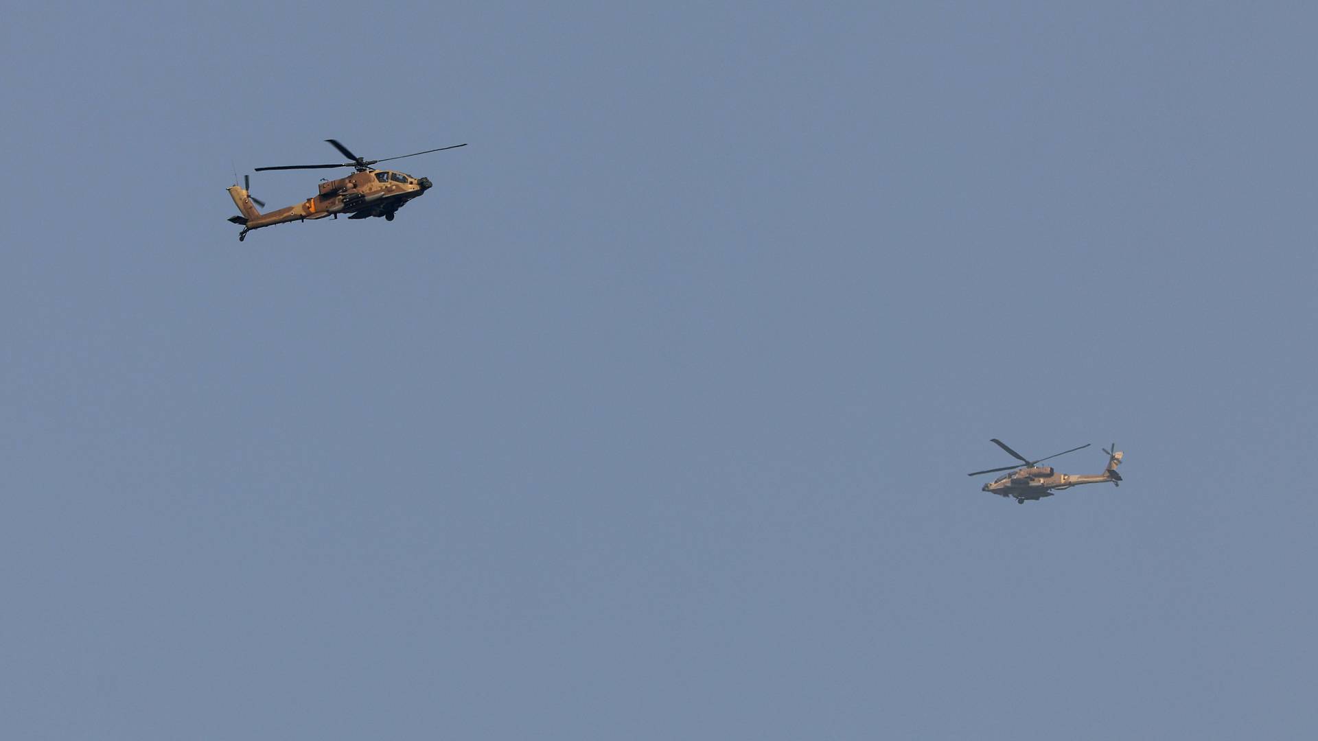 مصادر فلسطينية: اشتباكات عنيفة شمال خان يونس وطائرات الاحتلال تقصف المنطقة