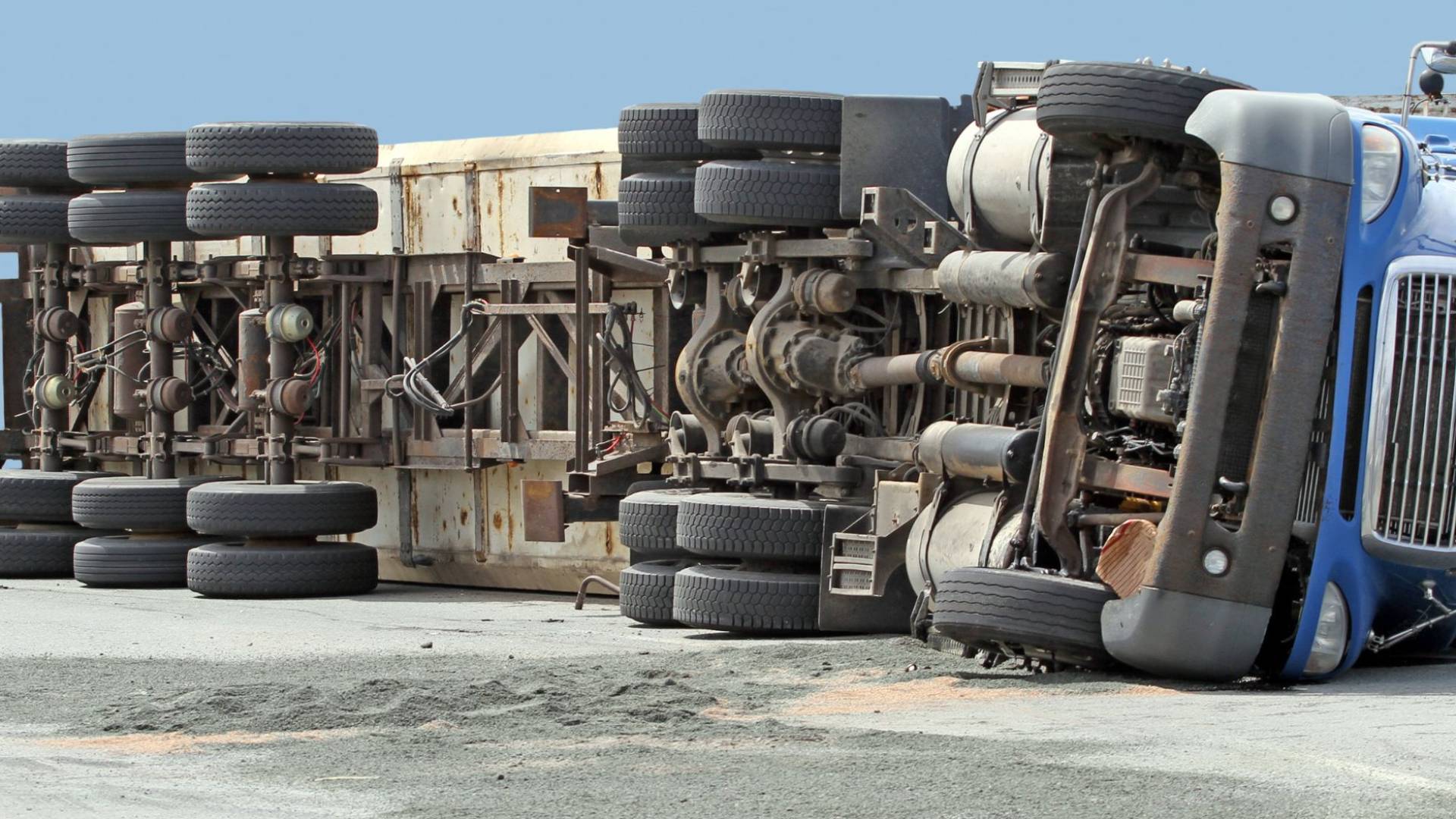 تدهور شاحنة "أرشيفية"