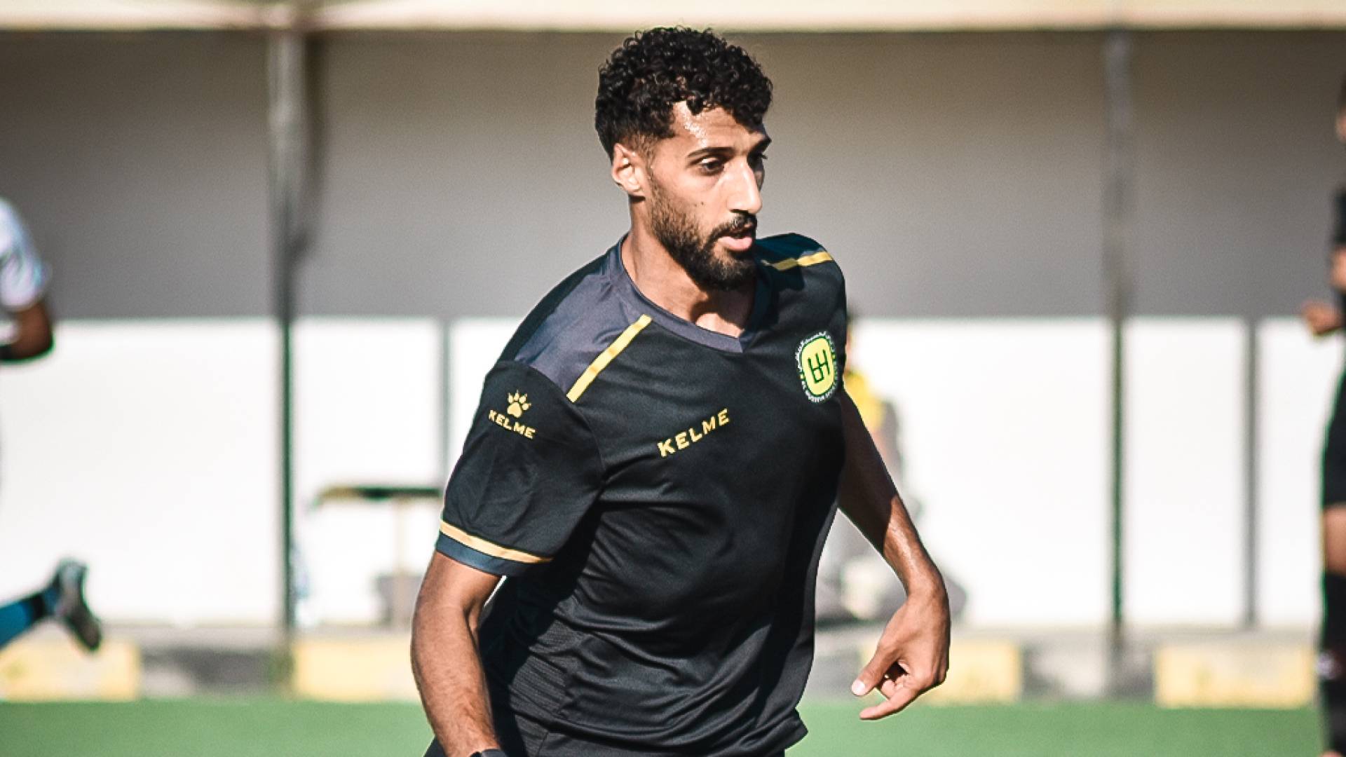 لاعب نادي الحسين ورد البري