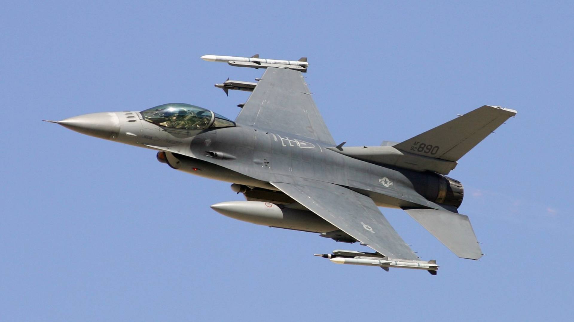 طائرة أف 16 الأمريكية