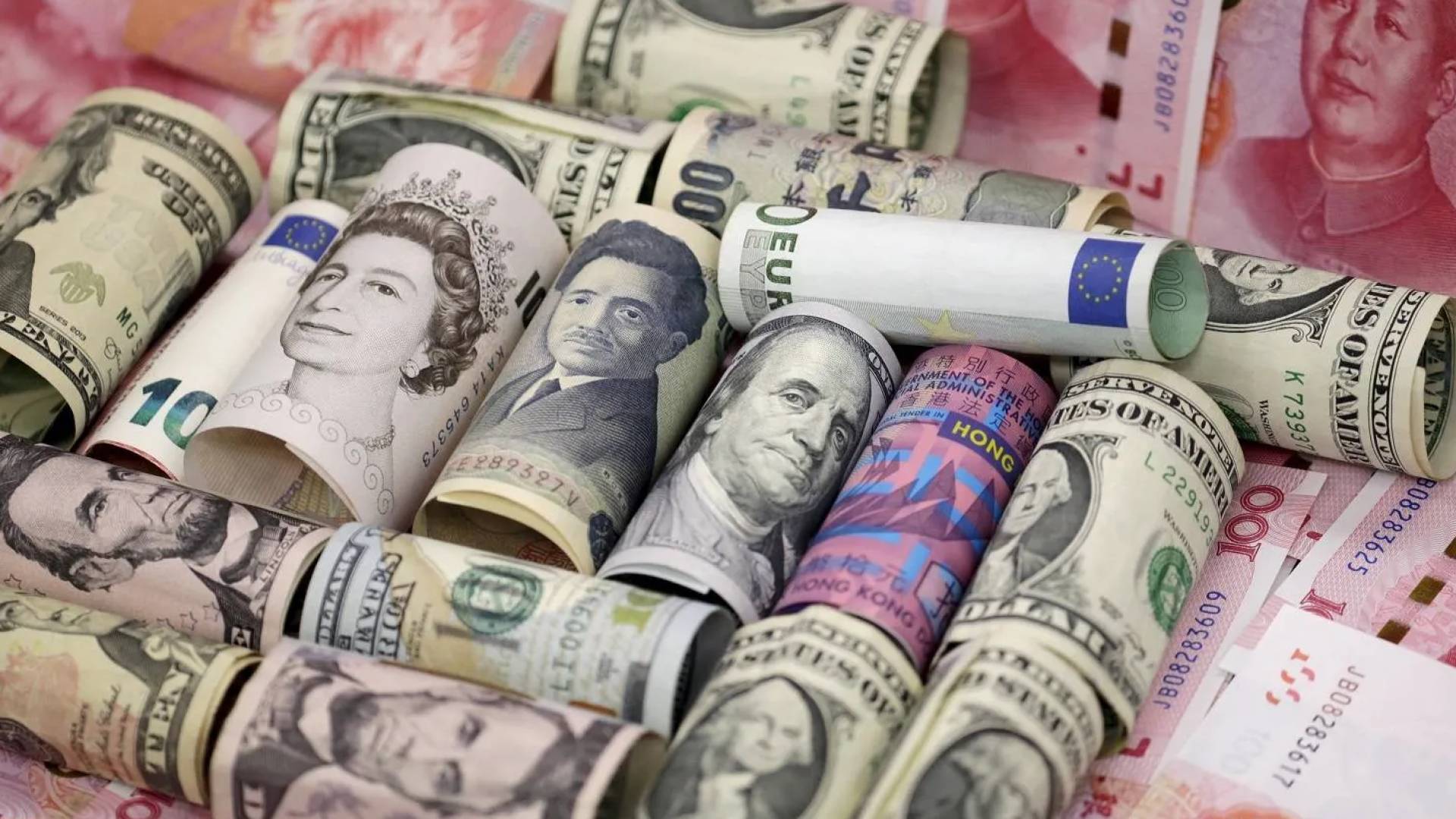 العملات والدولار