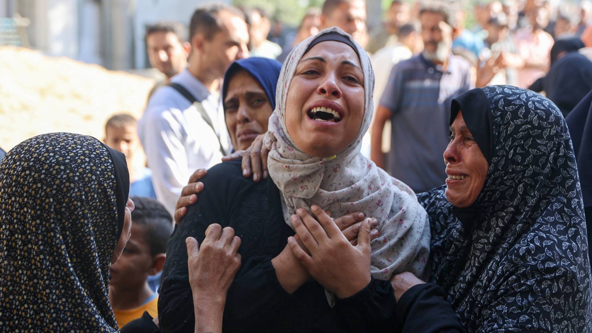 الحزن على الشهداء في غزة
