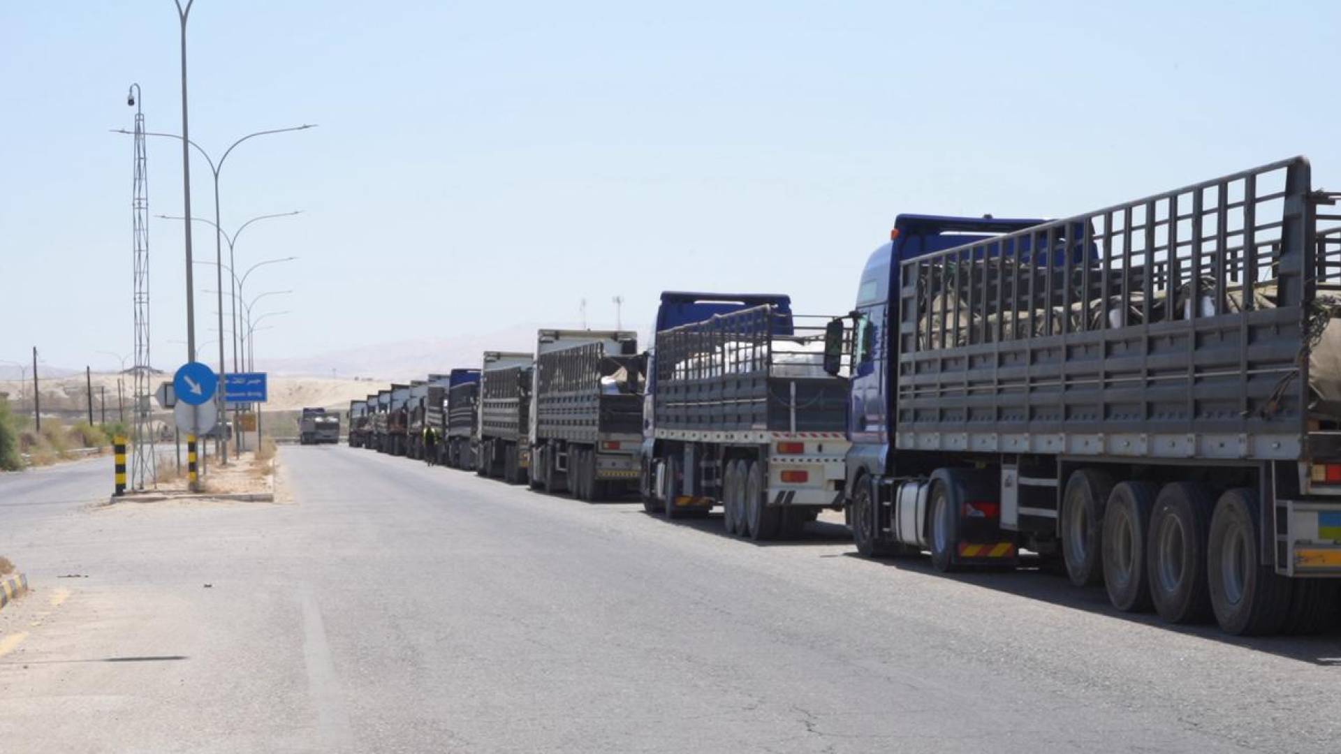 قوافل إغاثية إلى قطاع غزة