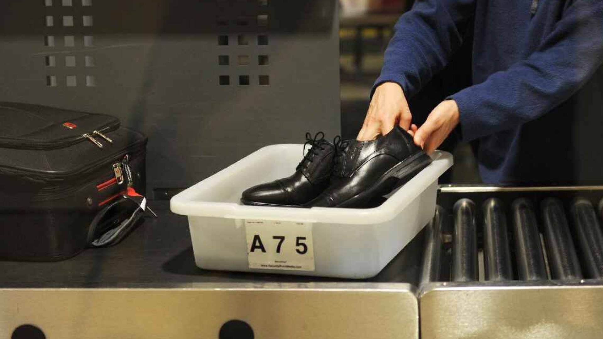 خلع الأحذية في المطارات الأمريكية