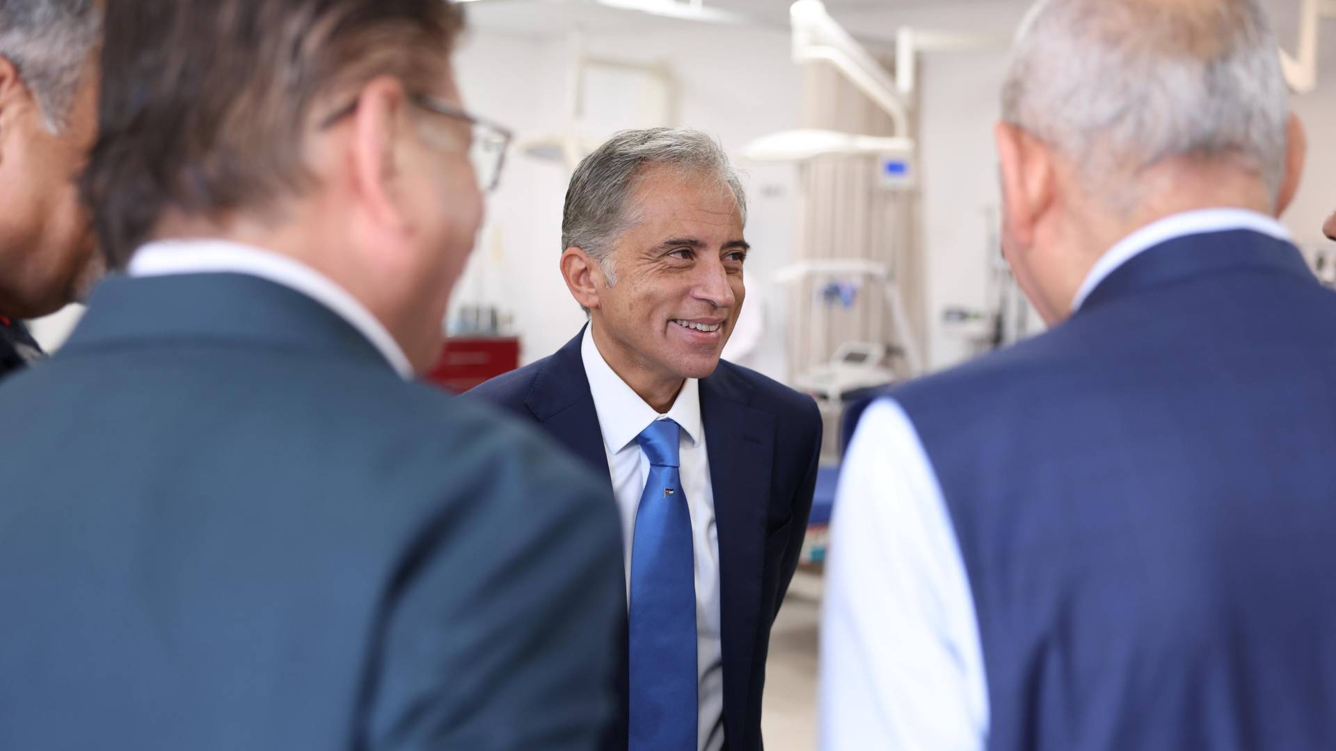 حسان يشيد بمستوى الخدمات الصحية في مركز الإسعاف والطوارئ الذي أنشأته شركة مناجم الفوسفات بالعقبة