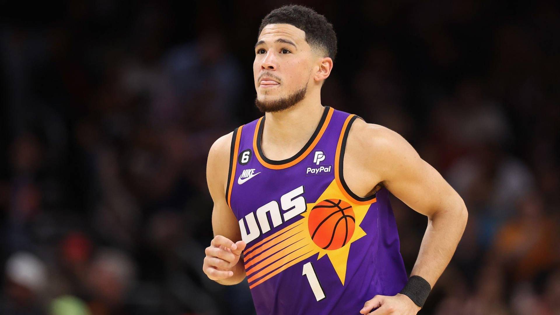 بوكر يصنع التاريخ: الأعلى أجرا في NBA براتب خيالي