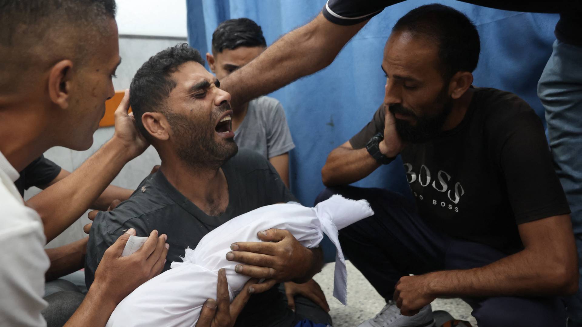 الحزن على الشهداء في غزة