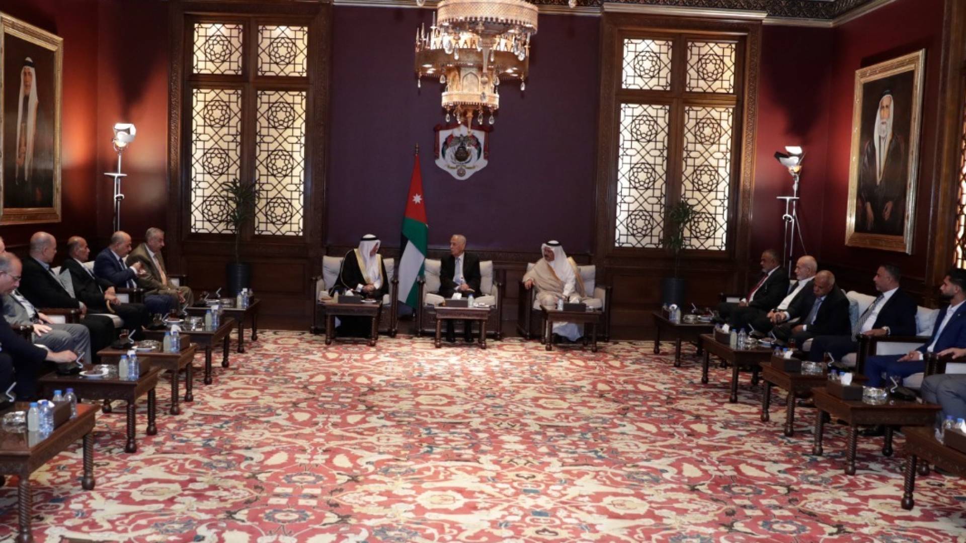 العيسوي خلال لقائه أبناء أهالي زيتا