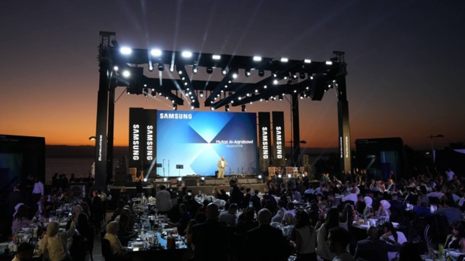 سامسونج إلكترونيكس المشرق العربي تكشف عن هاتفي Galaxy Fold7 وGalaxy Flip7 القابلين للطي في ظهورهما الأول