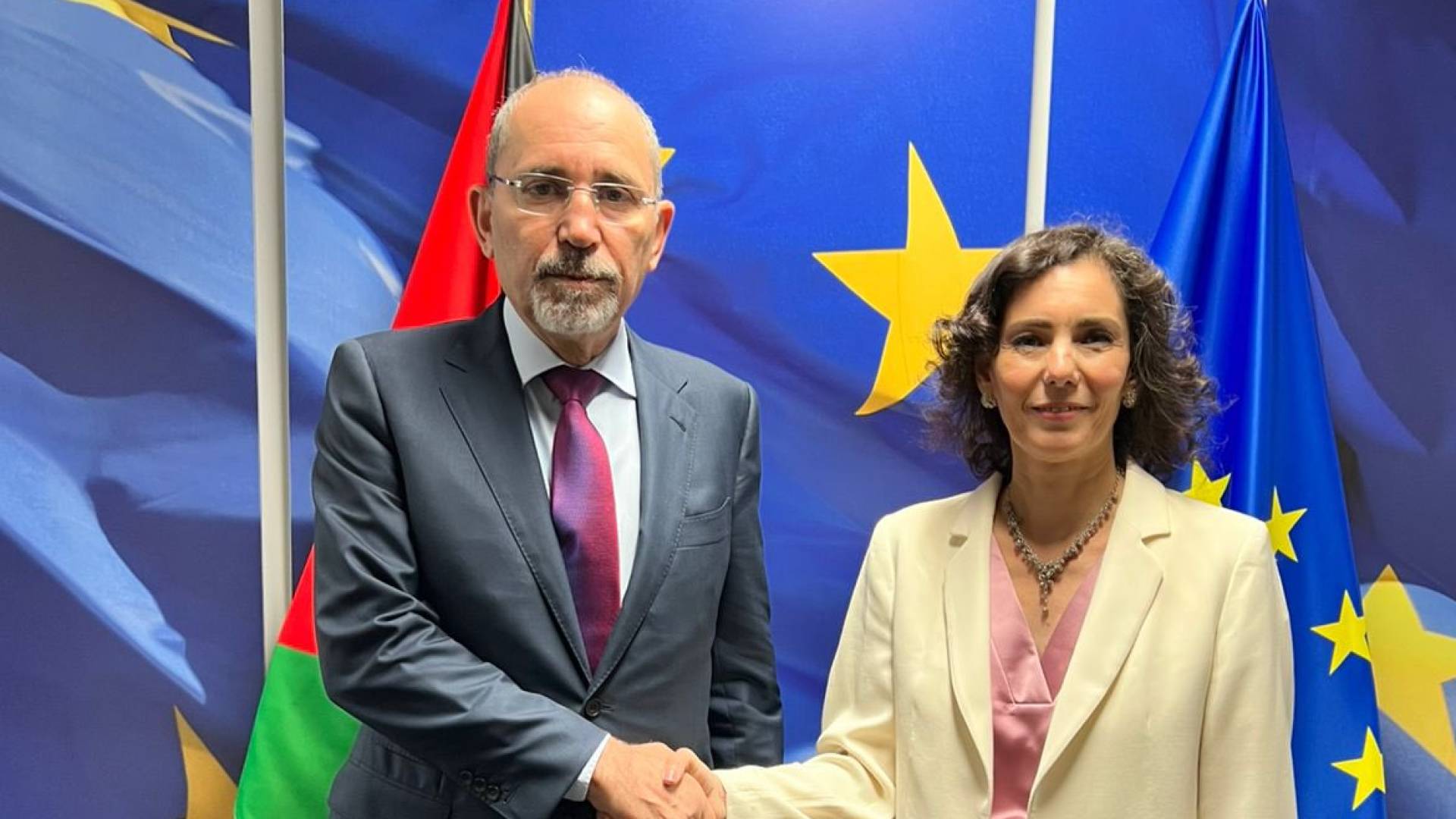 الصفدي يجري مباحثات موسعة مع المفوضة الأوروبية للمساواة وإدارة الأزمات في بروكسل