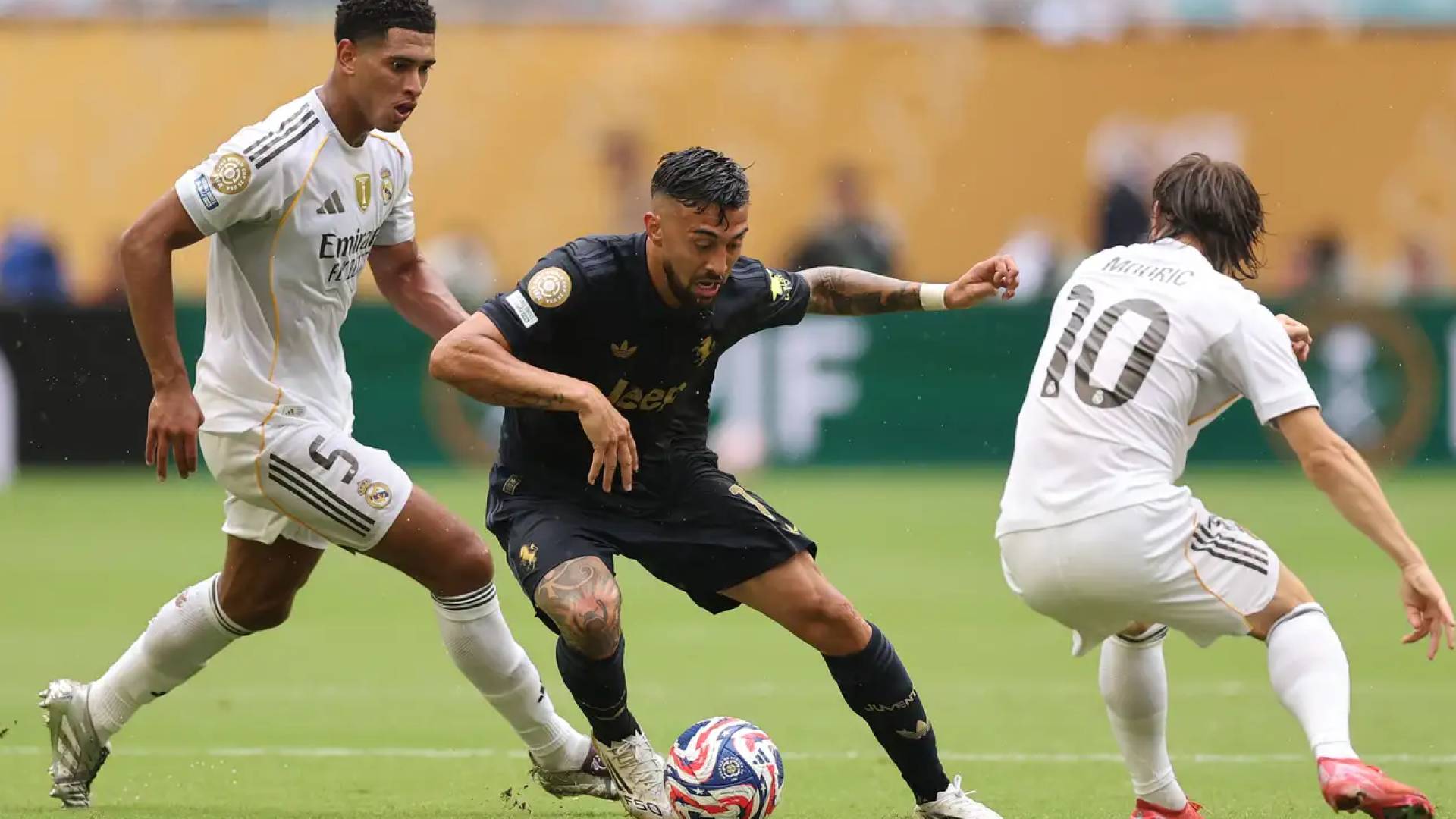 الجناح الأرجنتيني نيكو جونزاليس