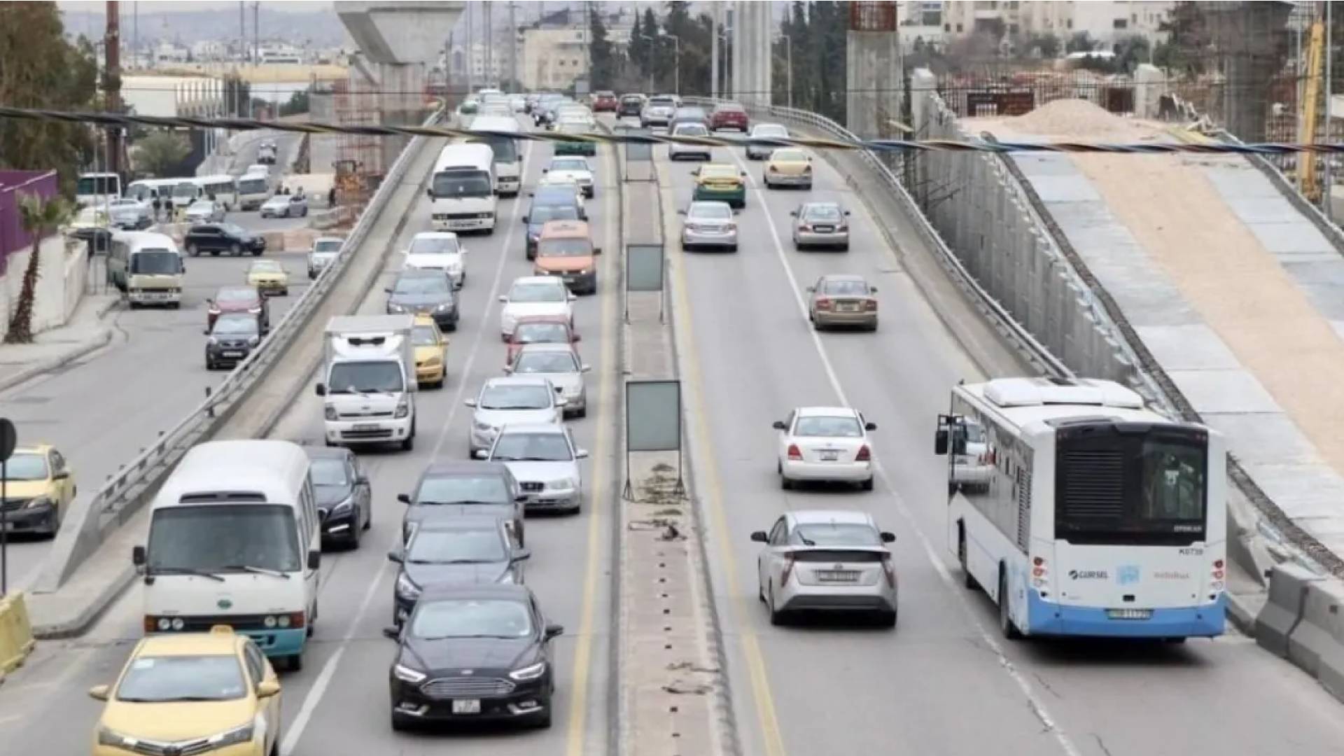 "النقل النيابية" تبحث تحديات التكسي الأصفر وتنظيم التطبيقات الذكية