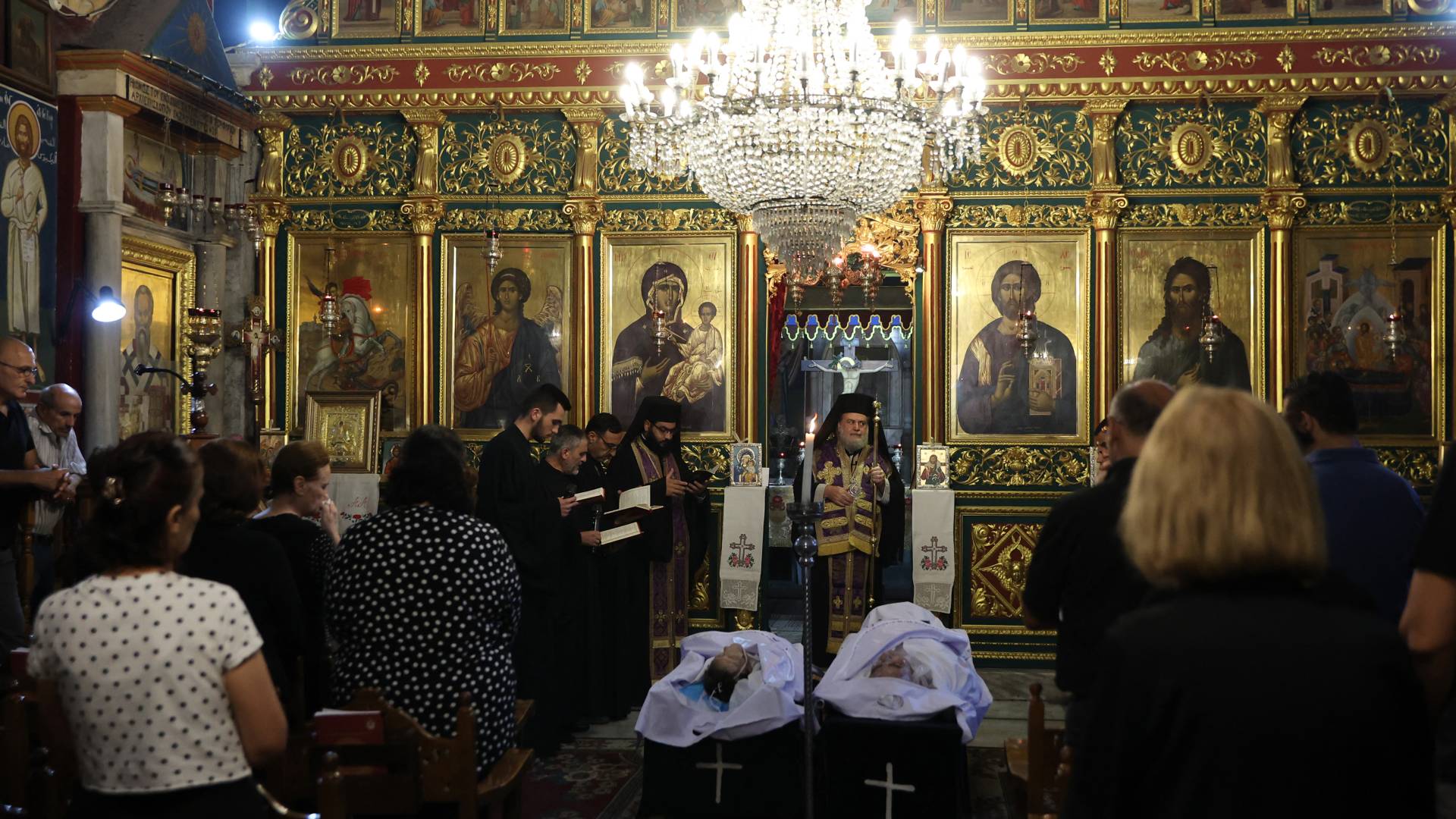 قصف الاحتلال كنيسة العائلة المقدسة في غزة