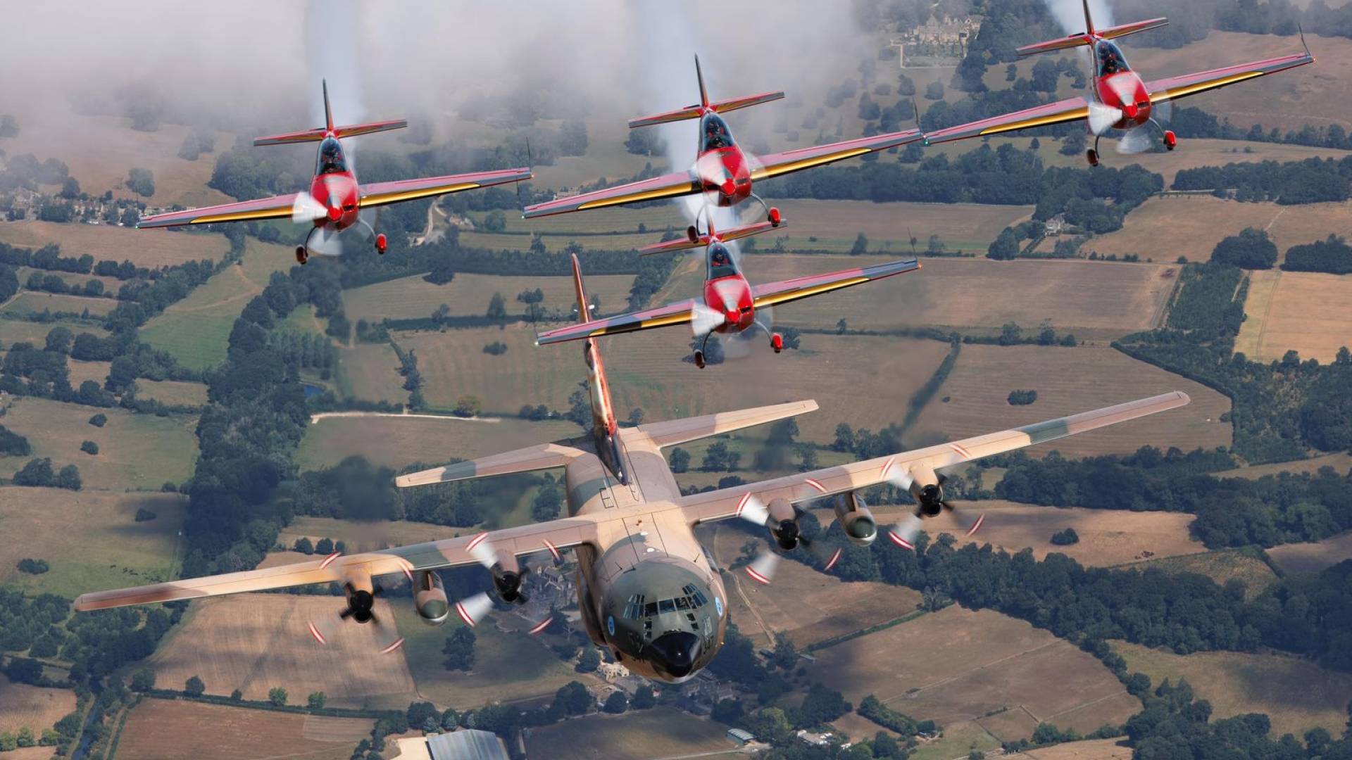 طائرة سلاح الجو الملكي المشاركة في معرض الايرتاتو تصل إلى المملكة المتحدة