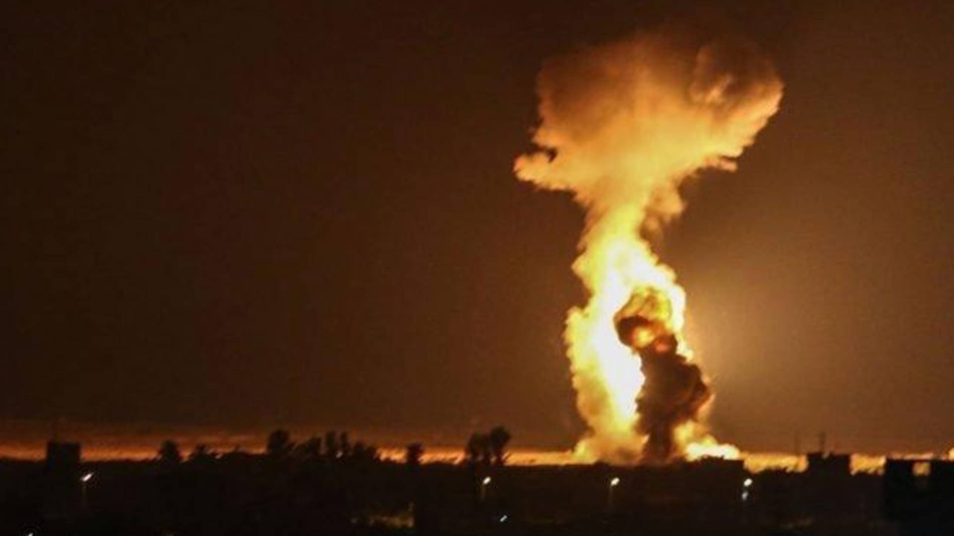 قصف جوي "أرشيفية"