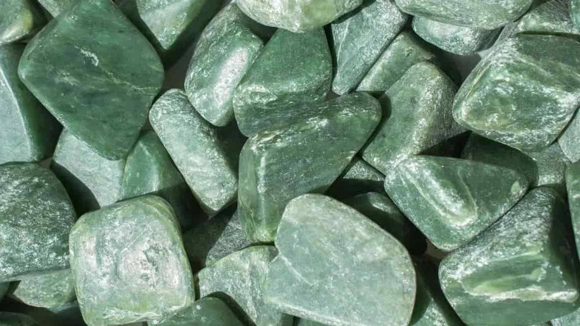 حجر "اليشم الإمبراطوري"