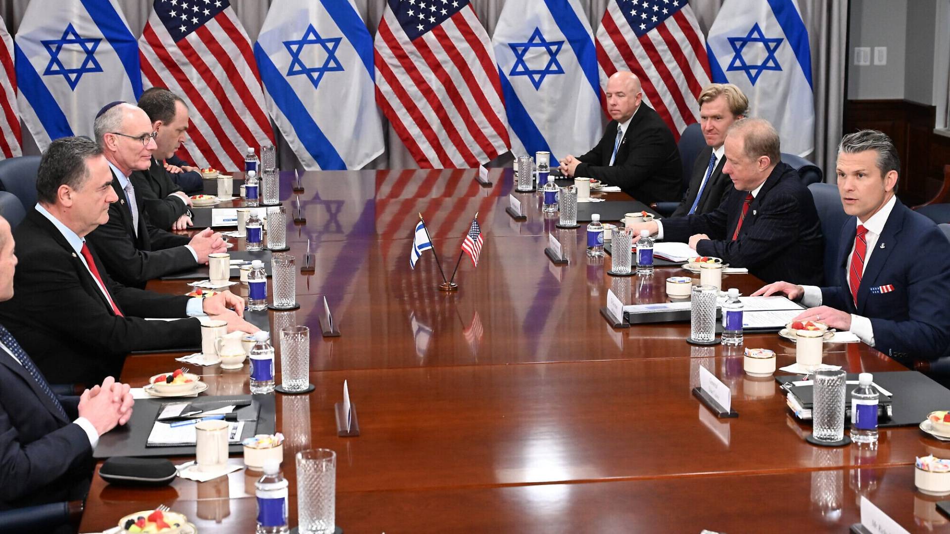 اجتماع كاتس وهيجسيث