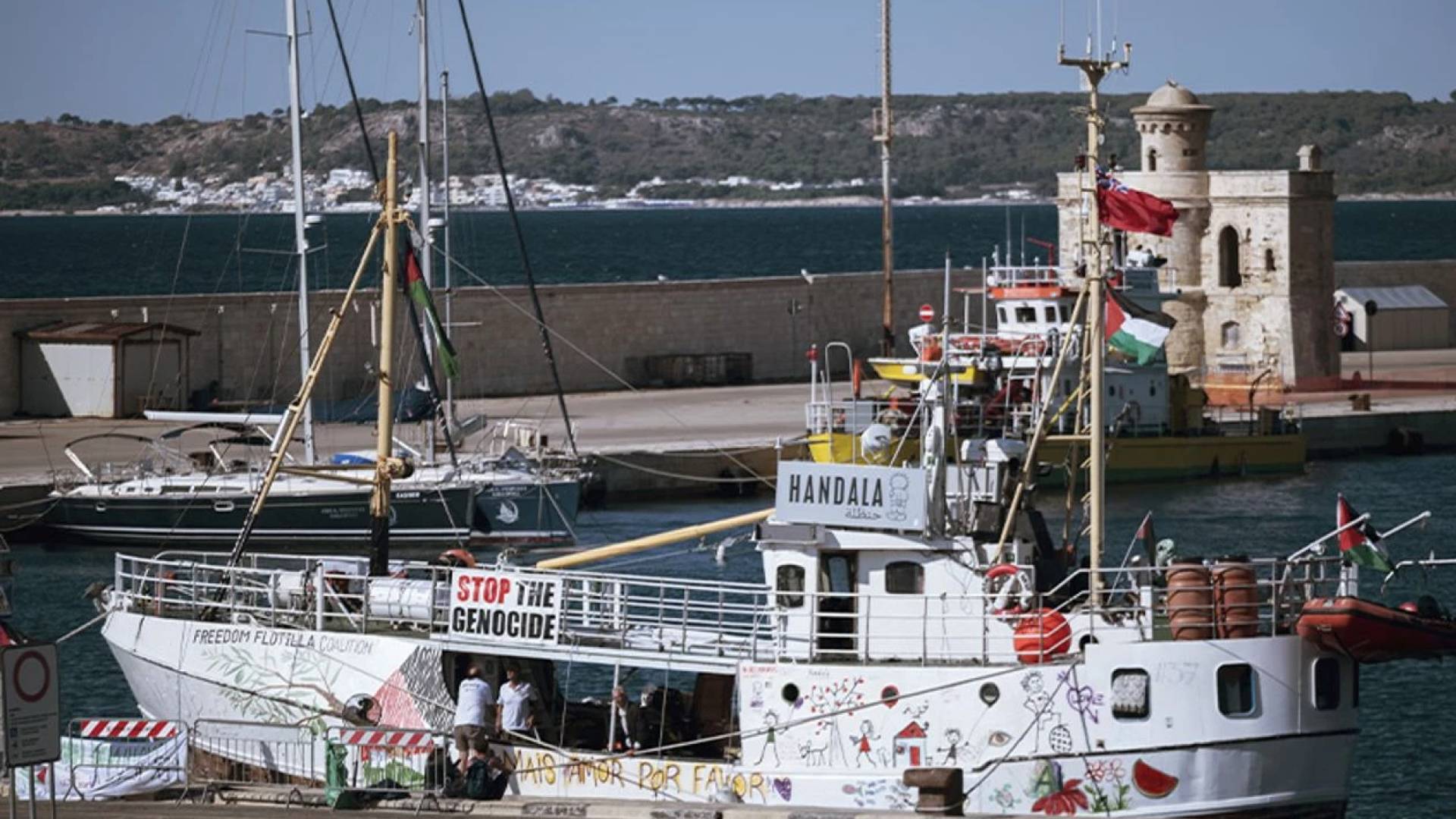 سفينة حنظلة