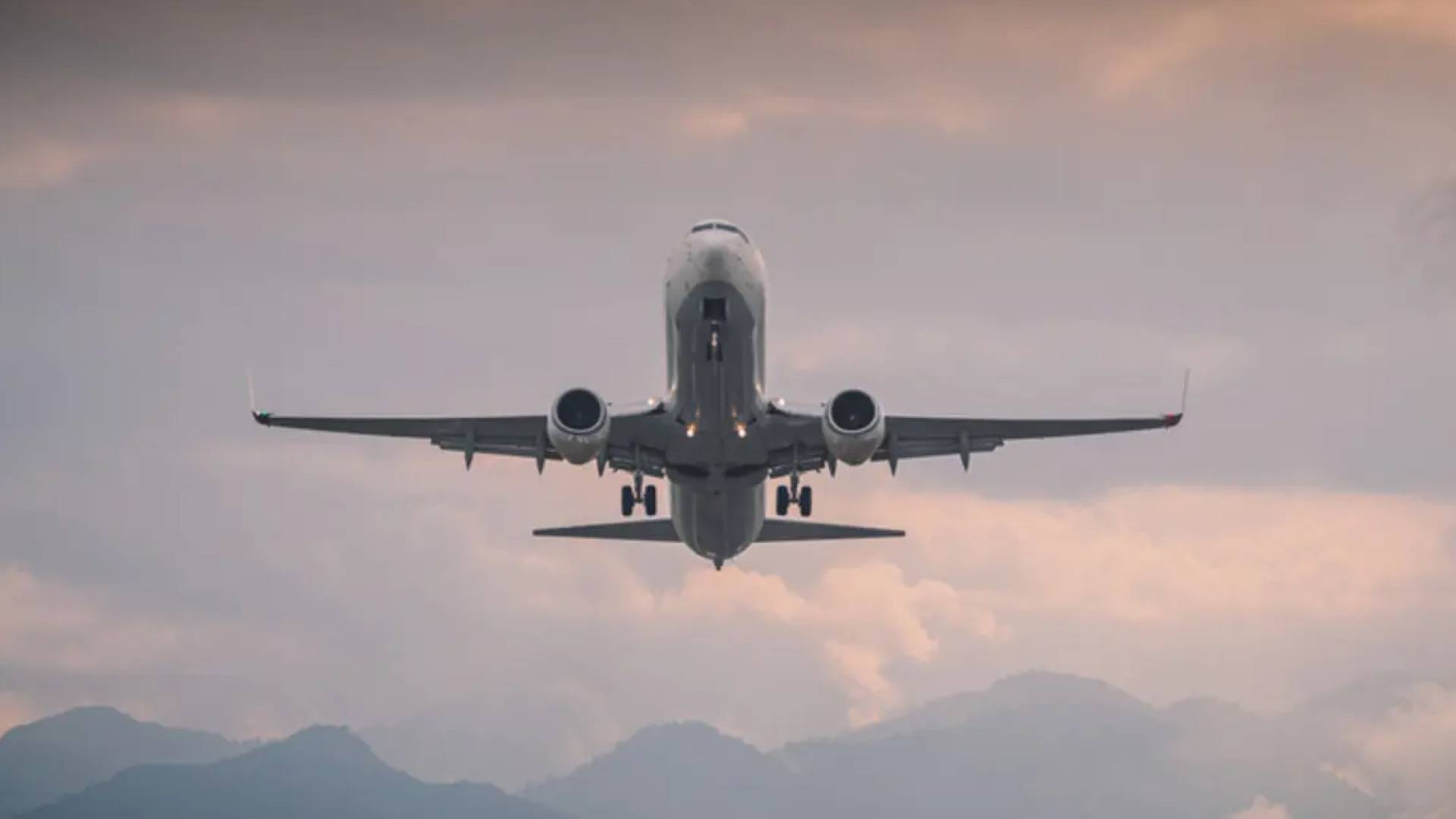 سوريا تنفي إغلاق مطار دمشق الدولي وتؤكد استمرار العمل بشكل طبيعي