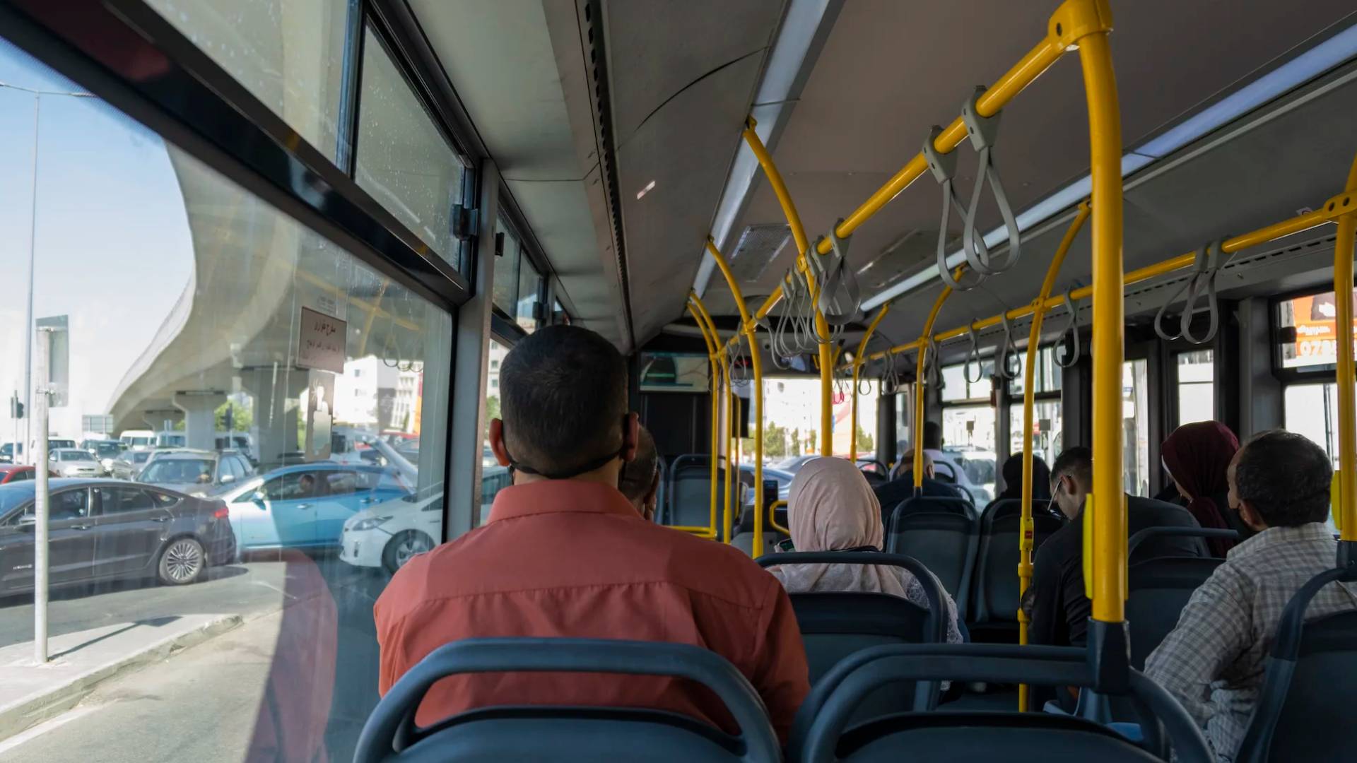 اللوزي يوضح لـ"رؤيا" حول آلية تتبع حركة الباصات ورصد السلوكيات داخل النقل العام.. فيديو