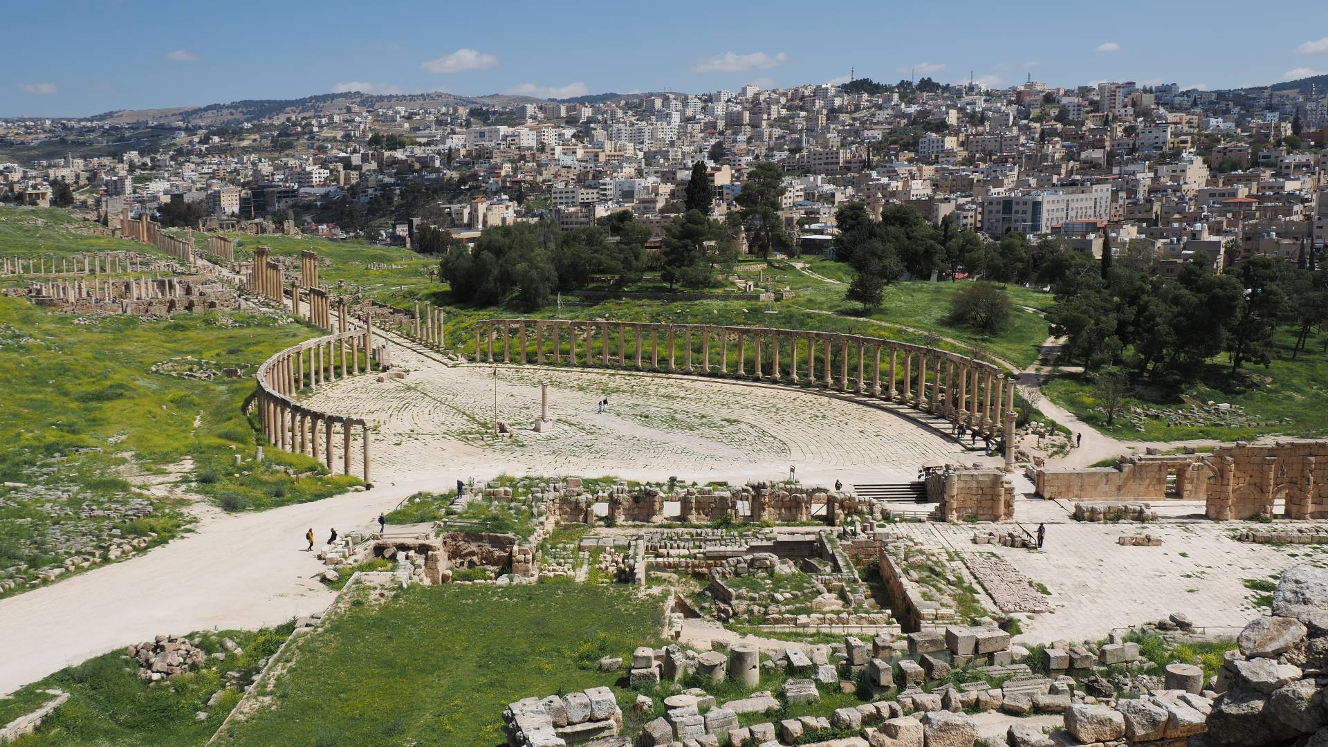 المومني: عقد جلسة مجلس الوزراء في محافظة جرش الثلاثاء لتعزيز التنمية والخدمات