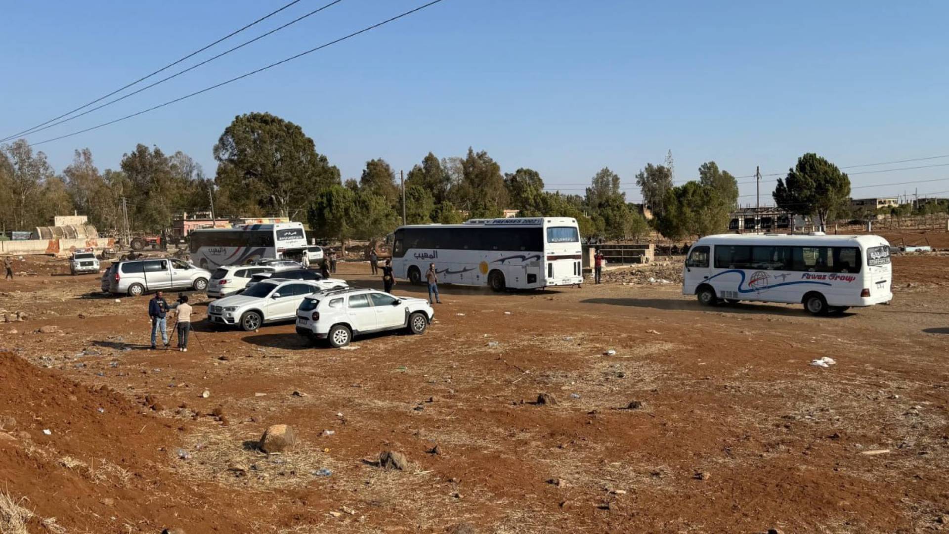 سانا: بدء دخول الحافلات إلى السويداء لإخراج العائلات المحتجزة داخل المدينة