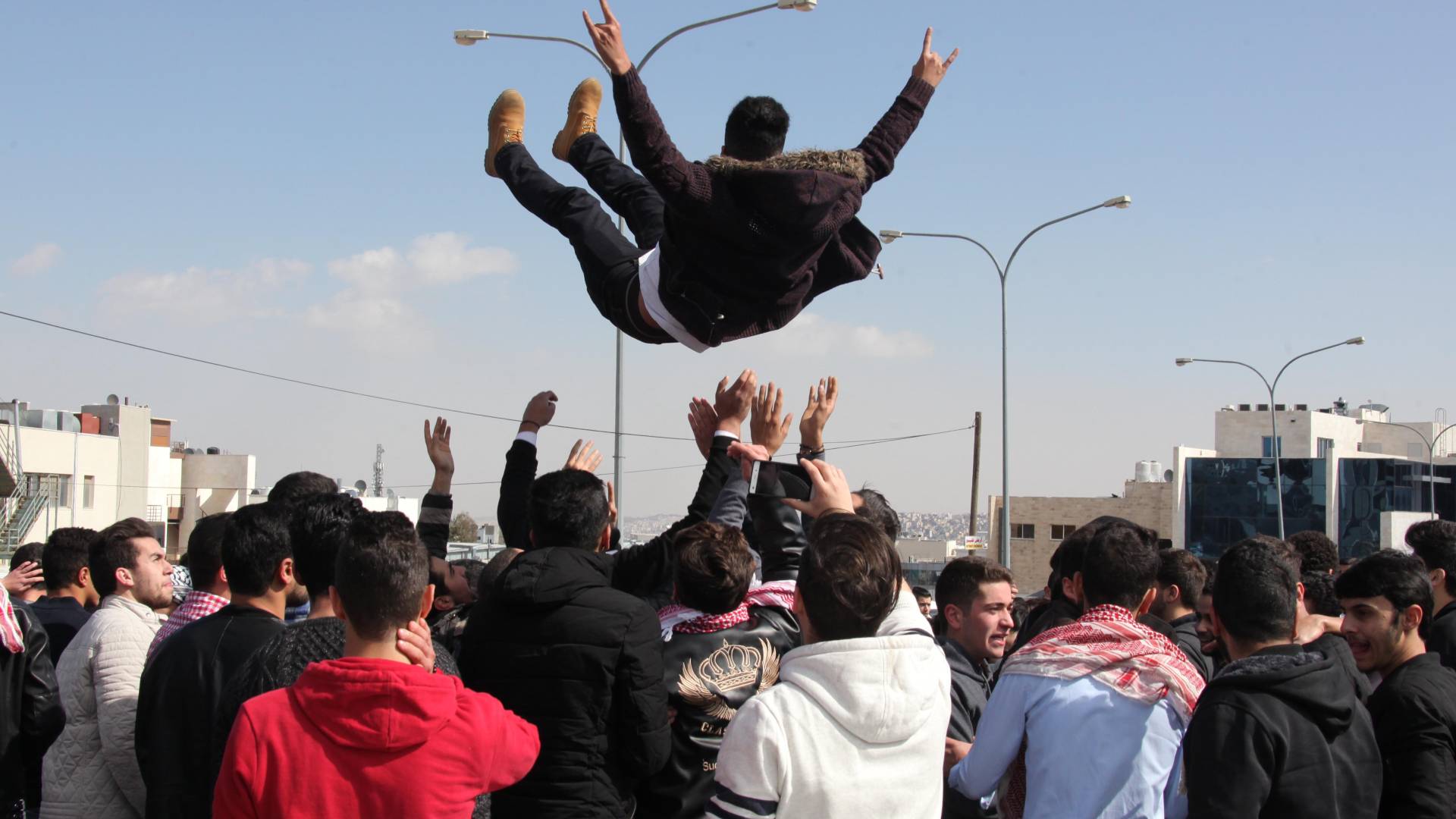 فرحة طلبة توجيهي ناجحين