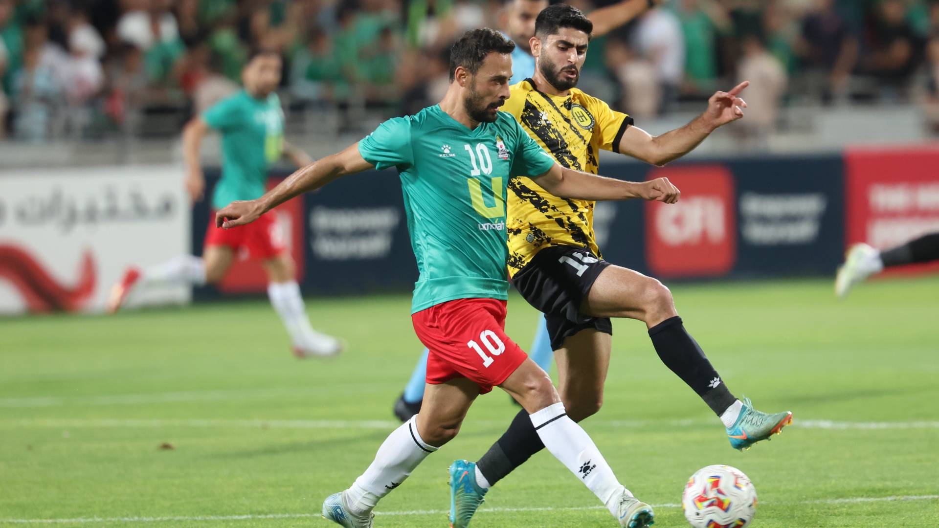 من مباراة الذهاب بين الوحدات والحسين