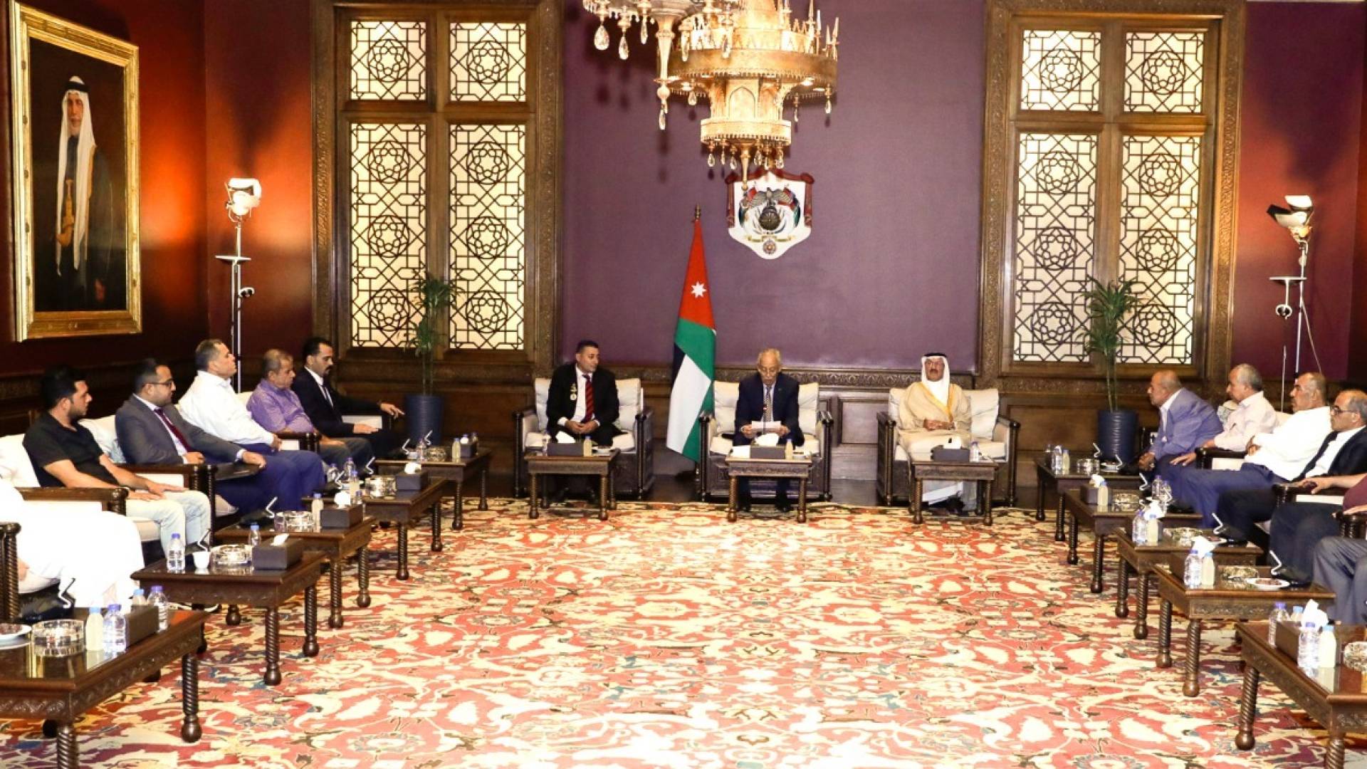 خلال لقاء العيسوي وفدا من أبناء صما